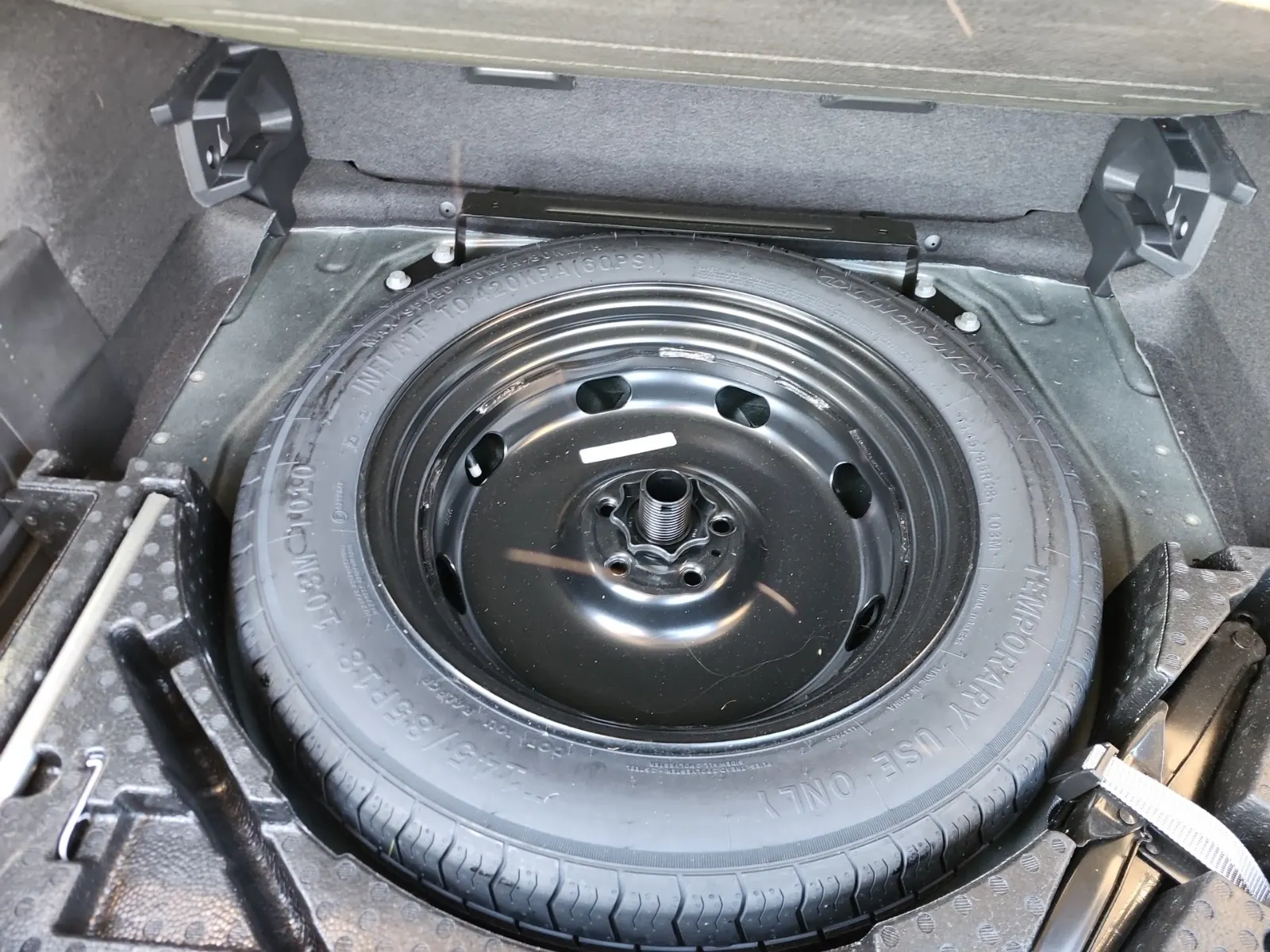 Spare Tire & Wheel Photo