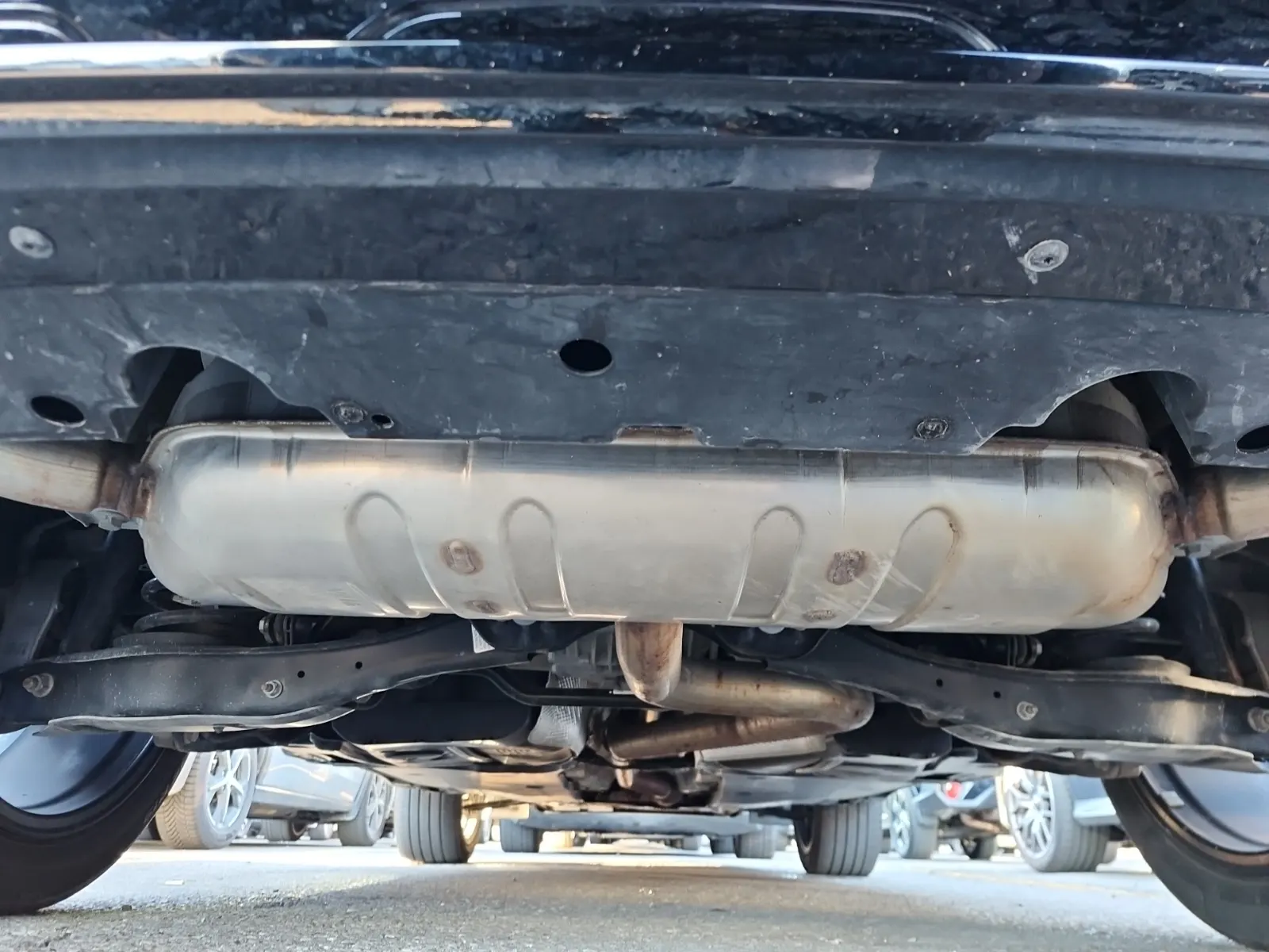 Undercarriage - Rear Photo