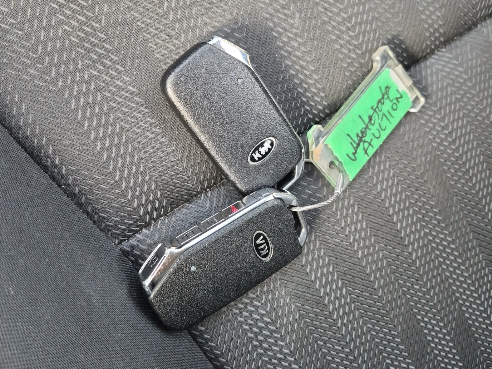 Keys/Fobs/Manual Photo