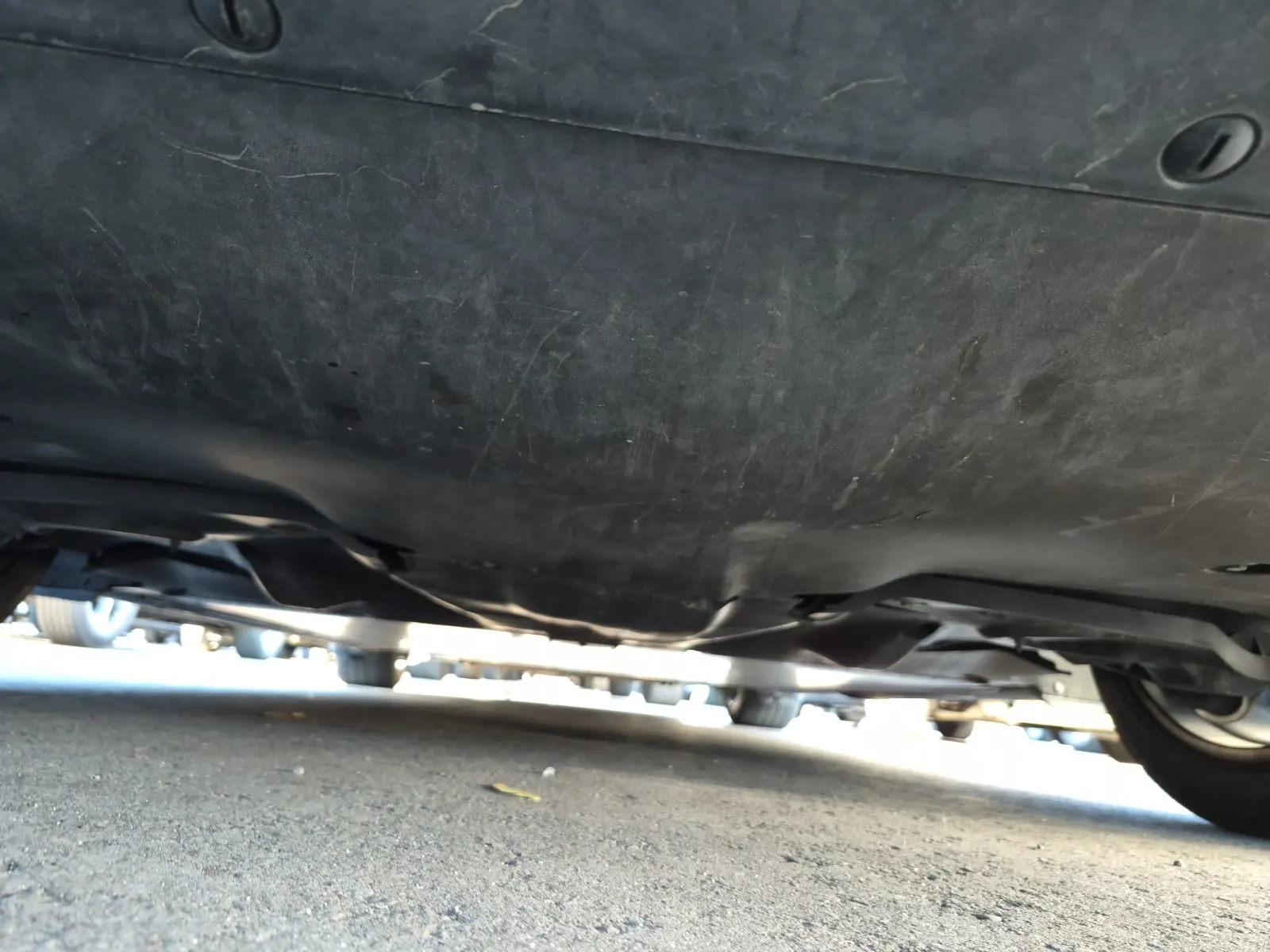 Undercarriage - Rear Photo