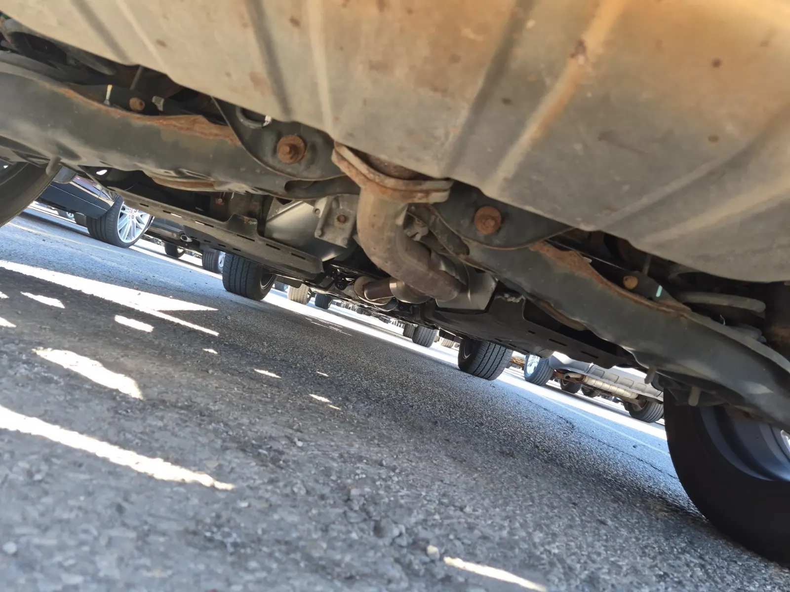 Undercarriage - Rear Photo