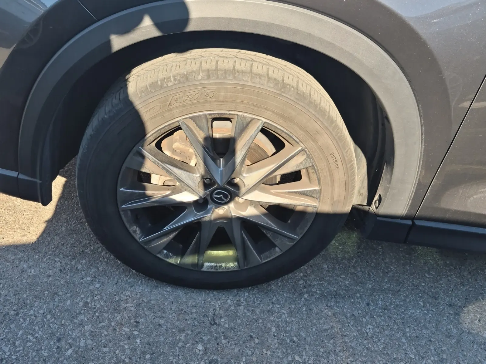 Front driver wheel/tire photo