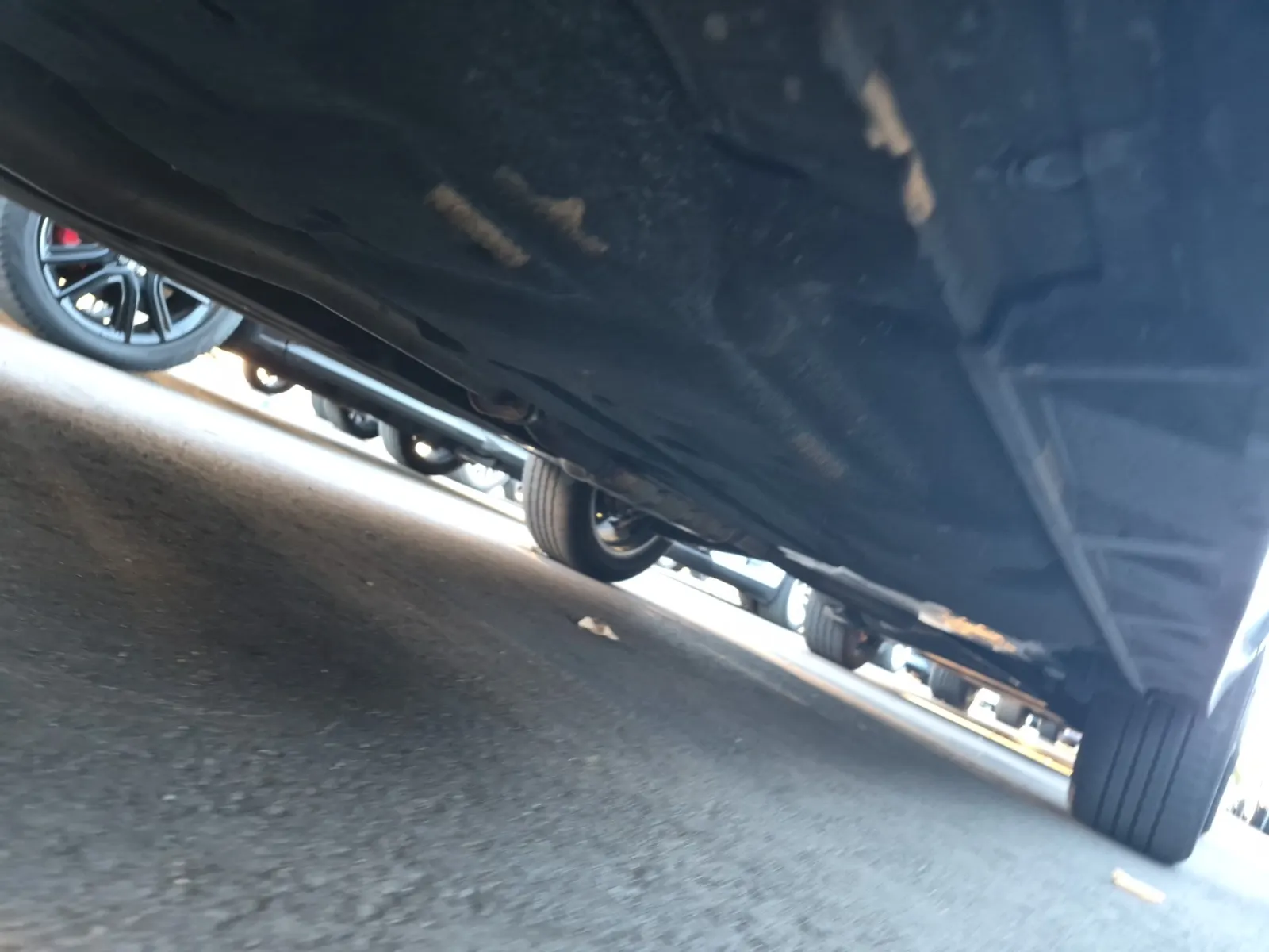 Undercarriage - Driver Photo