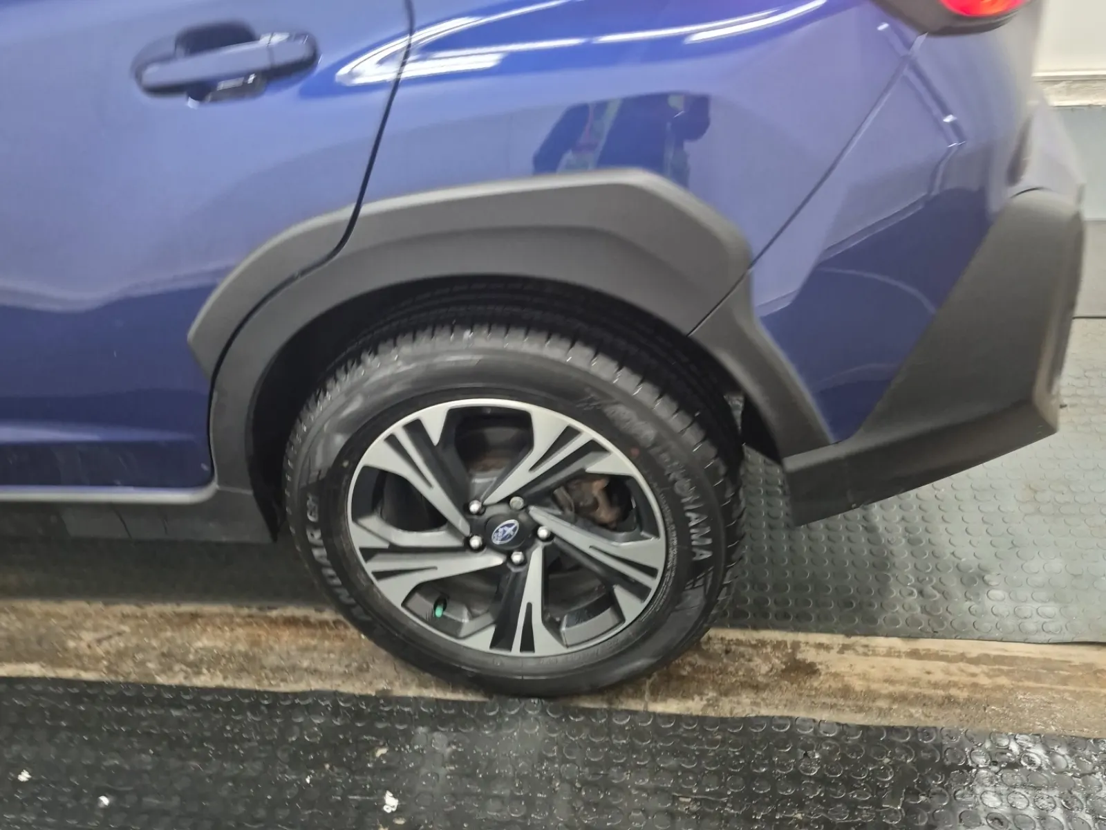 Left Rear Wheel/Tire Photo