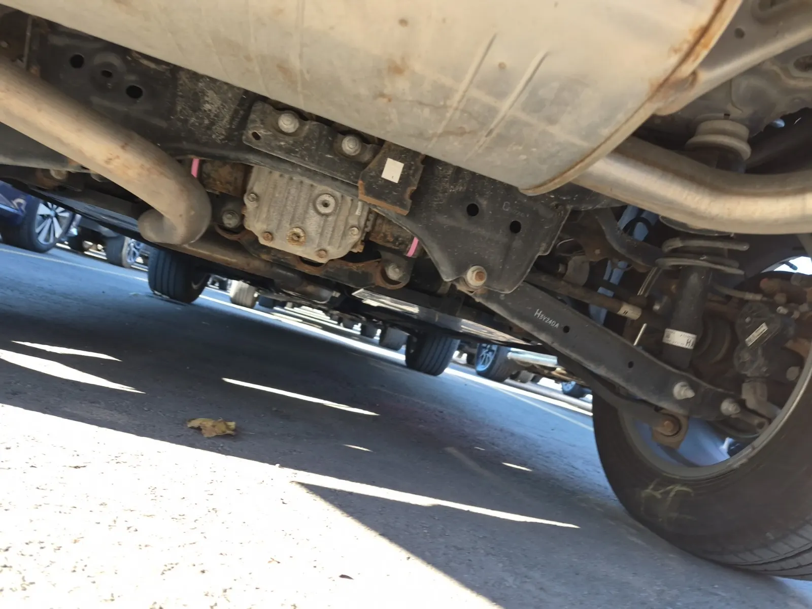 Undercarriage - Rear Photo