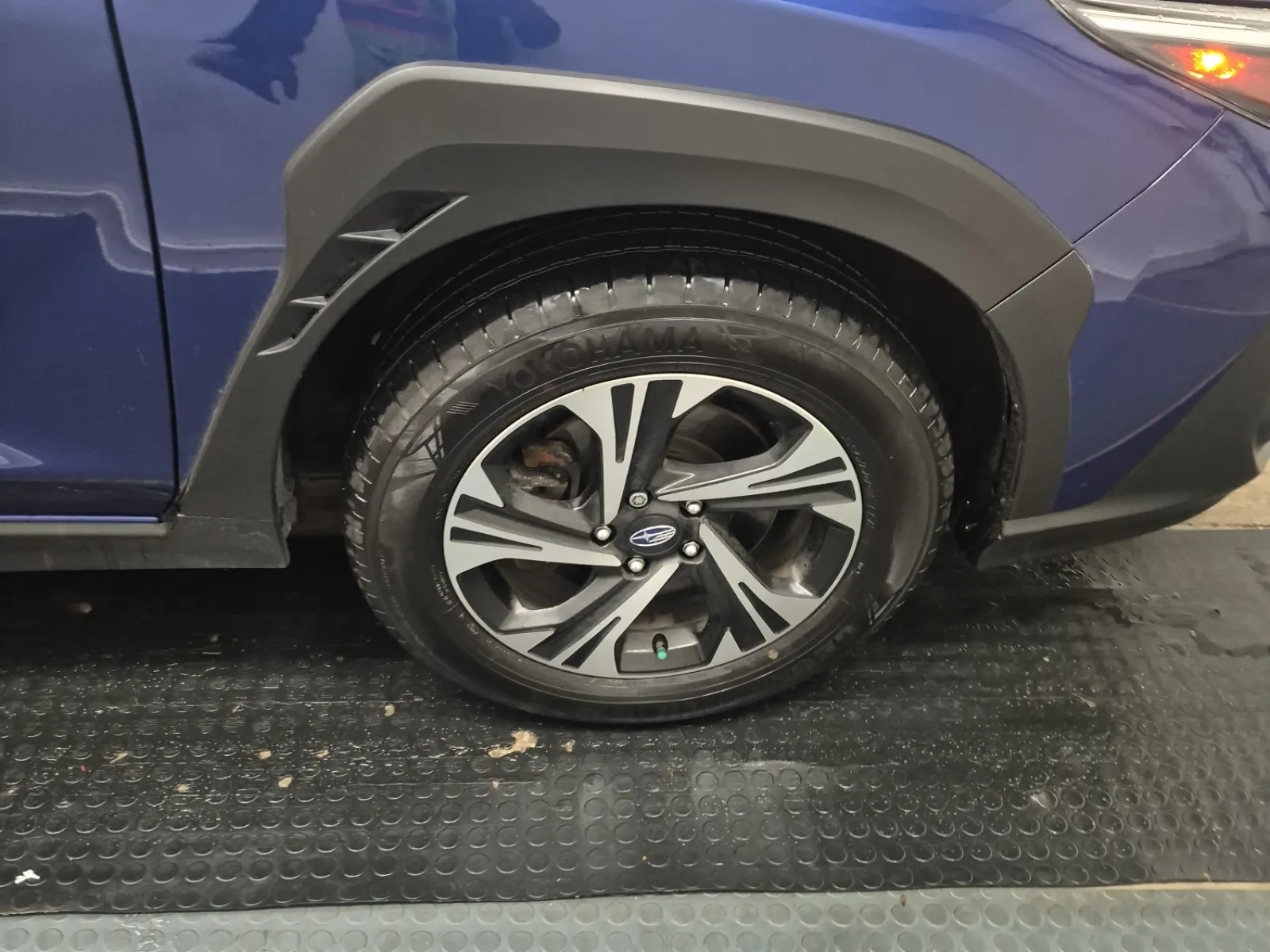 Right Front Wheel/Tire Photo