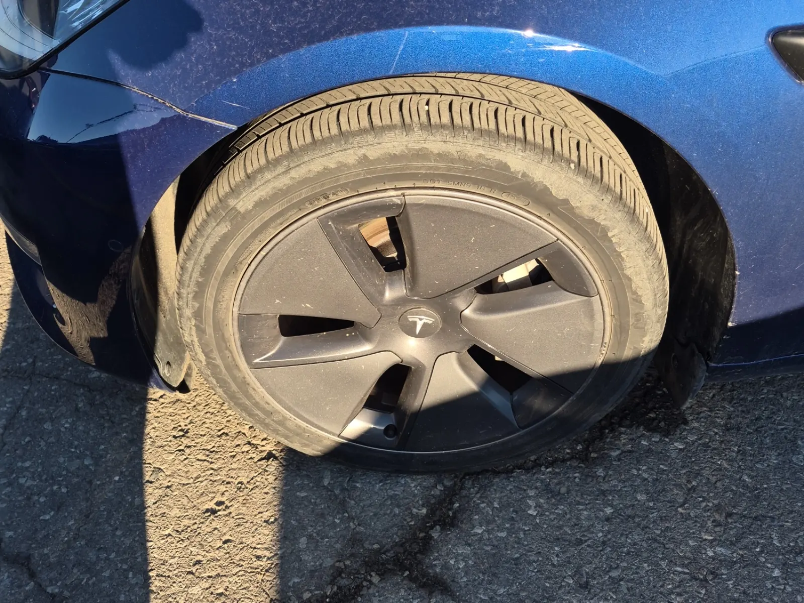 Front driver wheel/tire photo