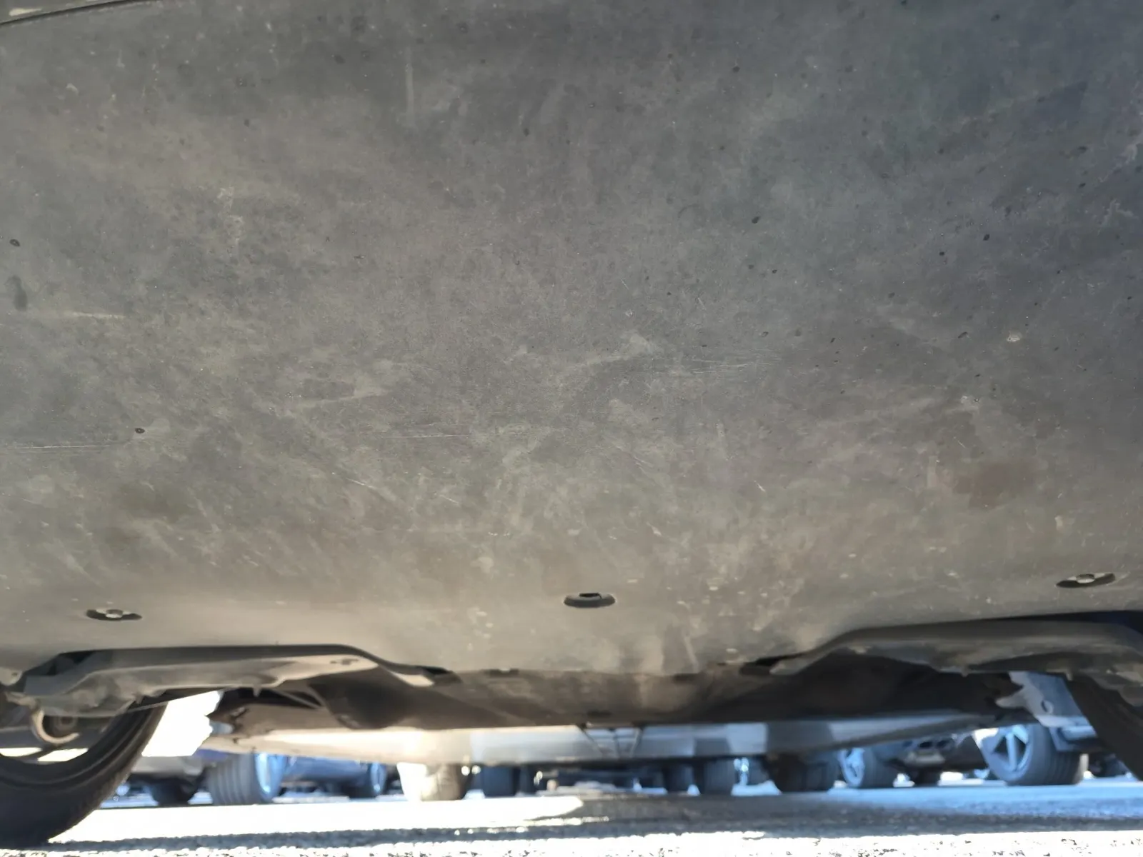 Undercarriage - Rear Photo