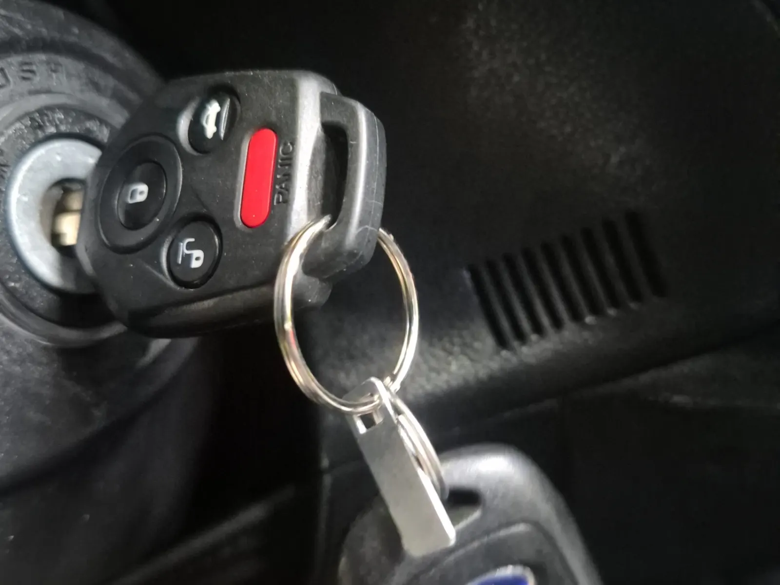 Keys/Fobs/Manual Photo
