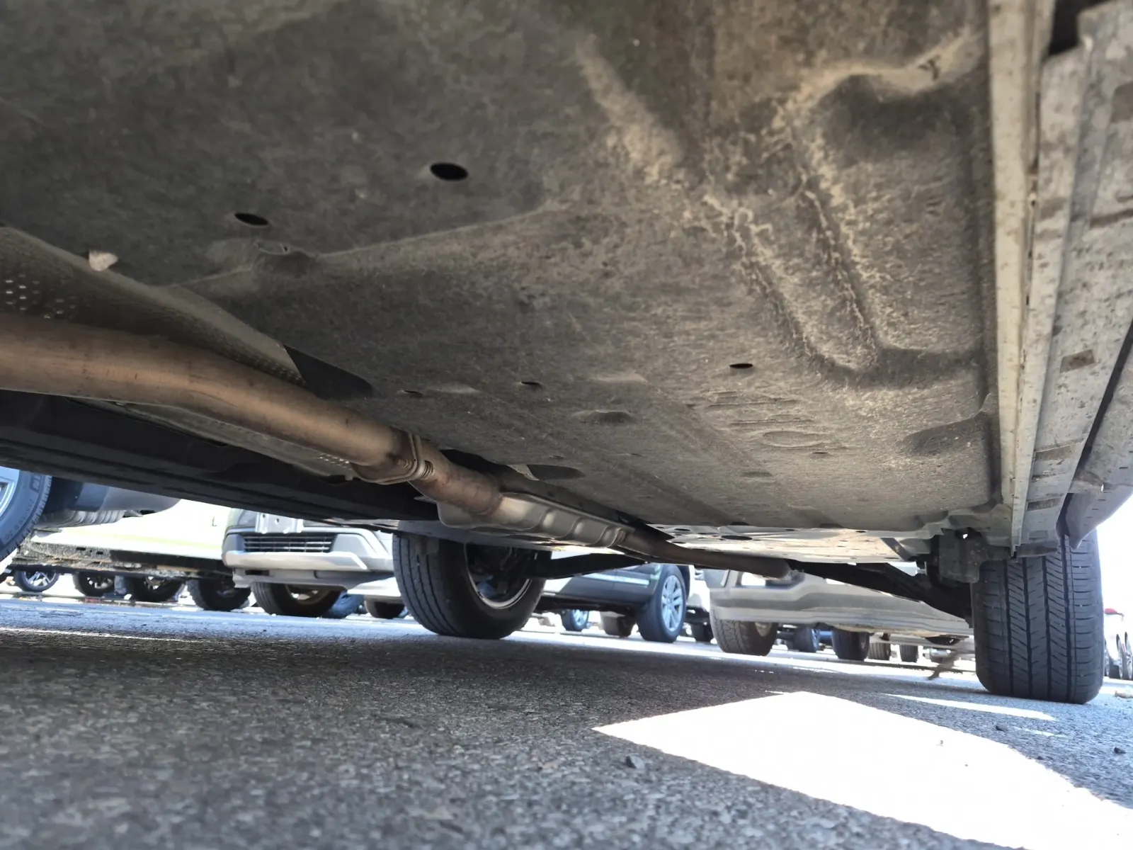 Undercarriage - Driver Photo
