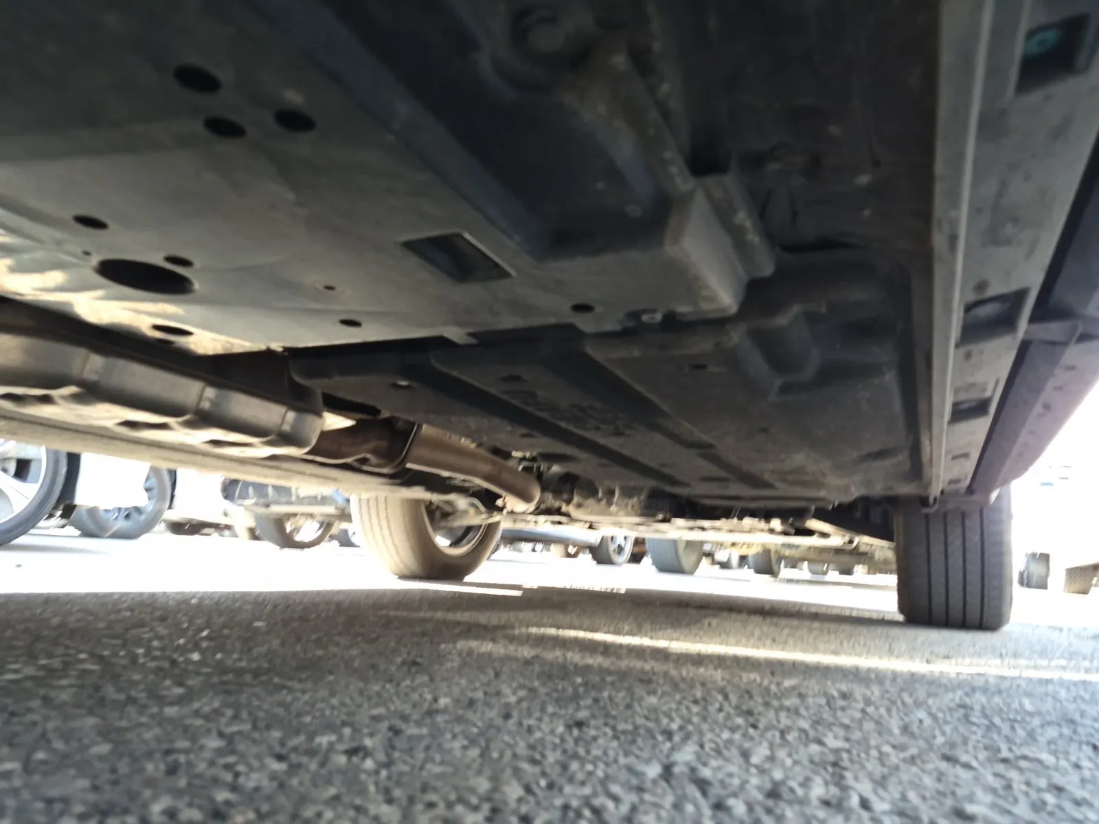 Undercarriage - Passenger Photo