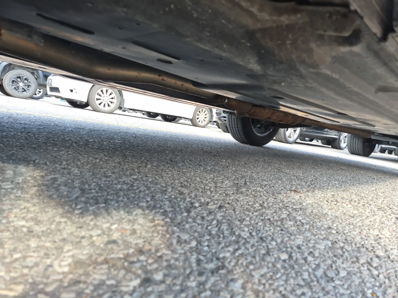 Undercarriage - Driver Photo