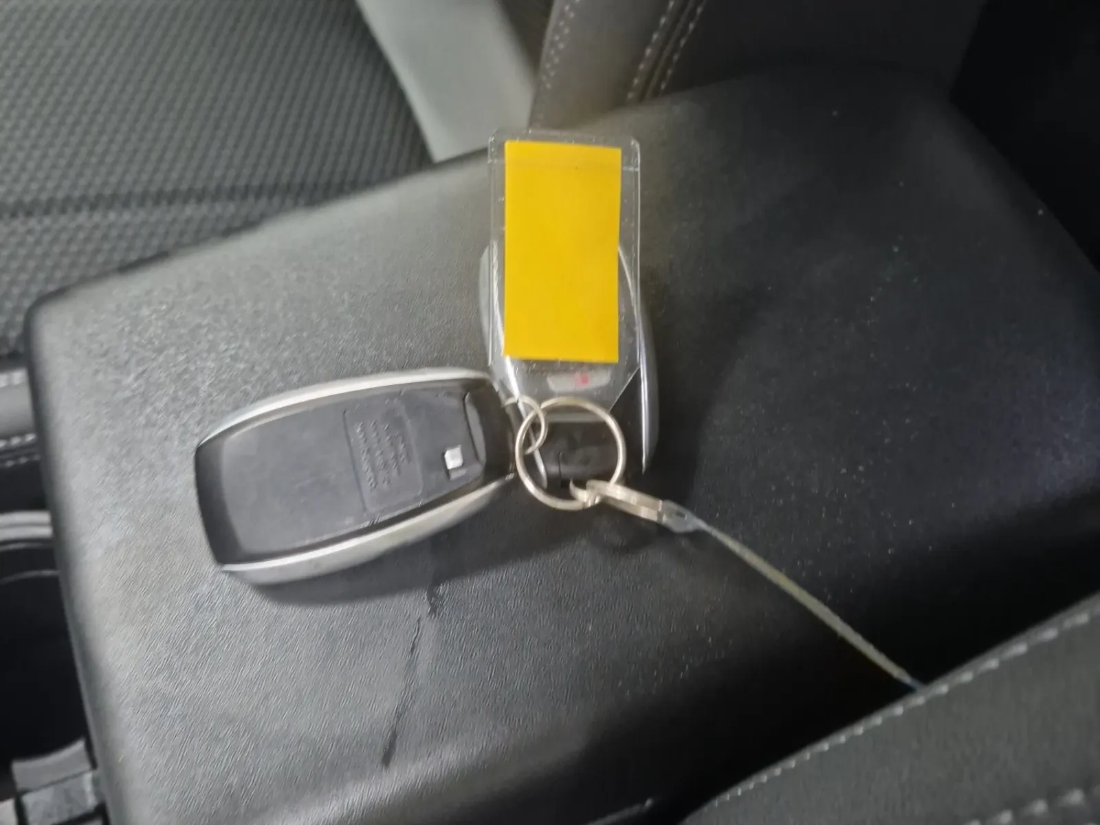 Keys/Fobs/Manual Photo