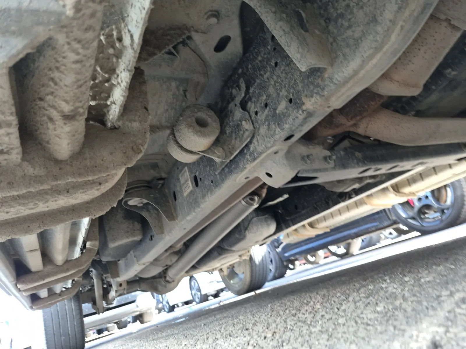 Undercarriage - Passenger Photo