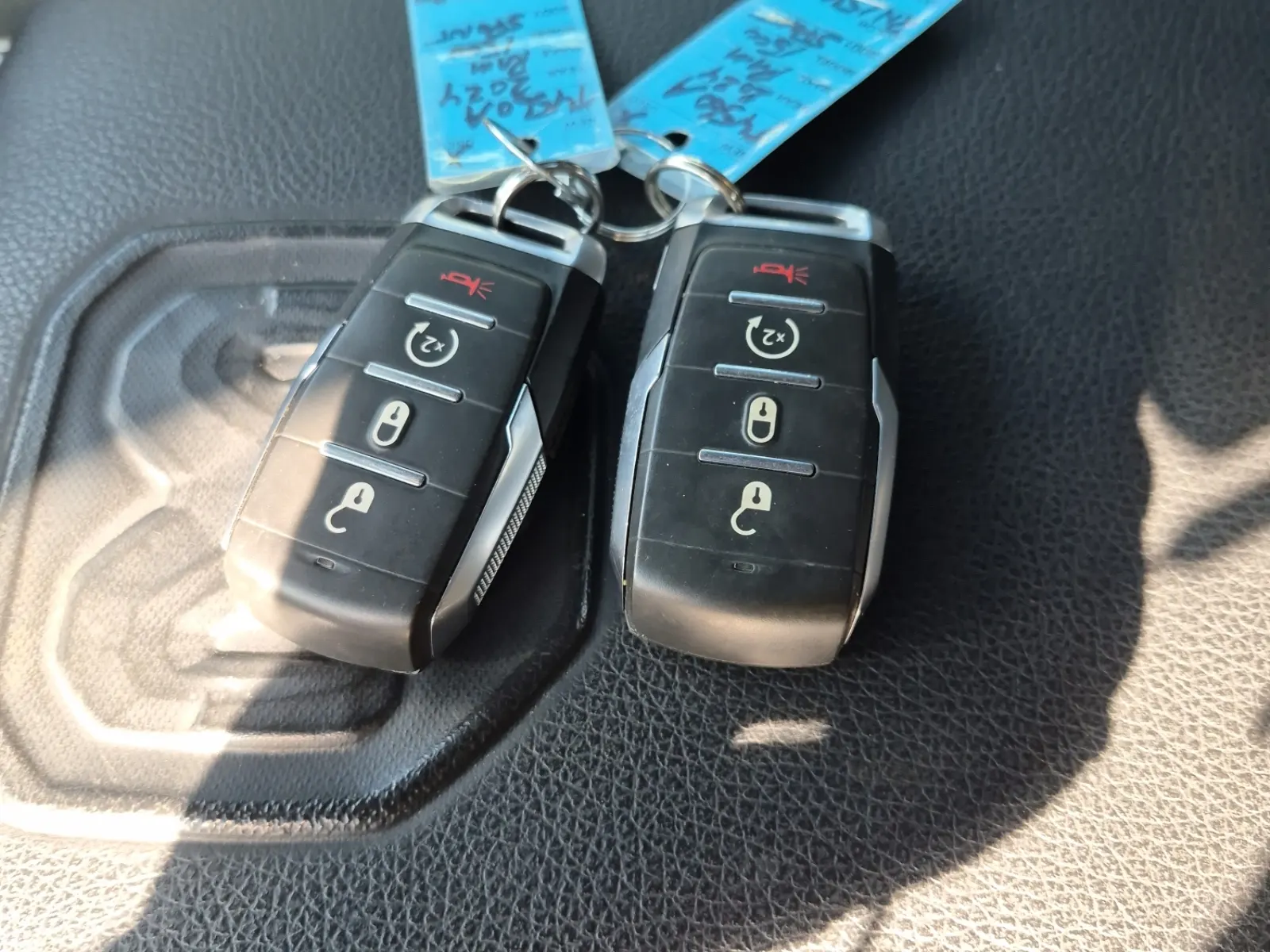 Keys/Fobs/Manual Photo