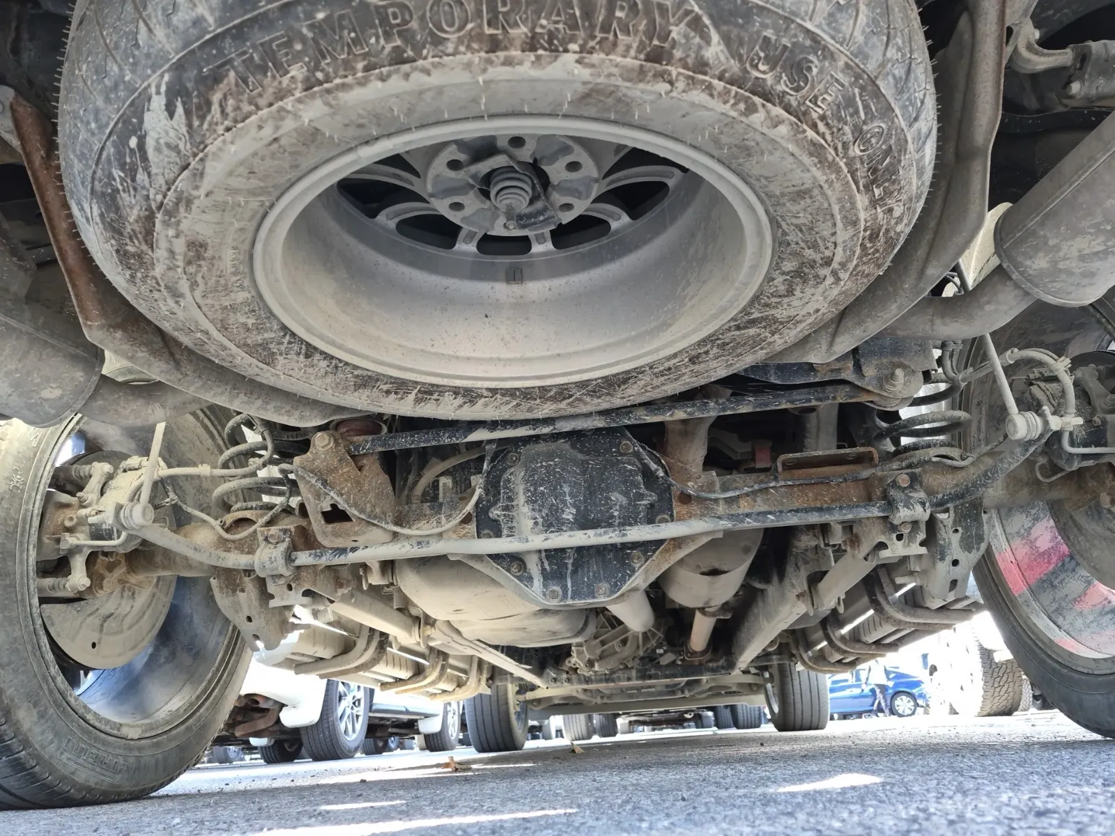 Undercarriage - Rear Photo