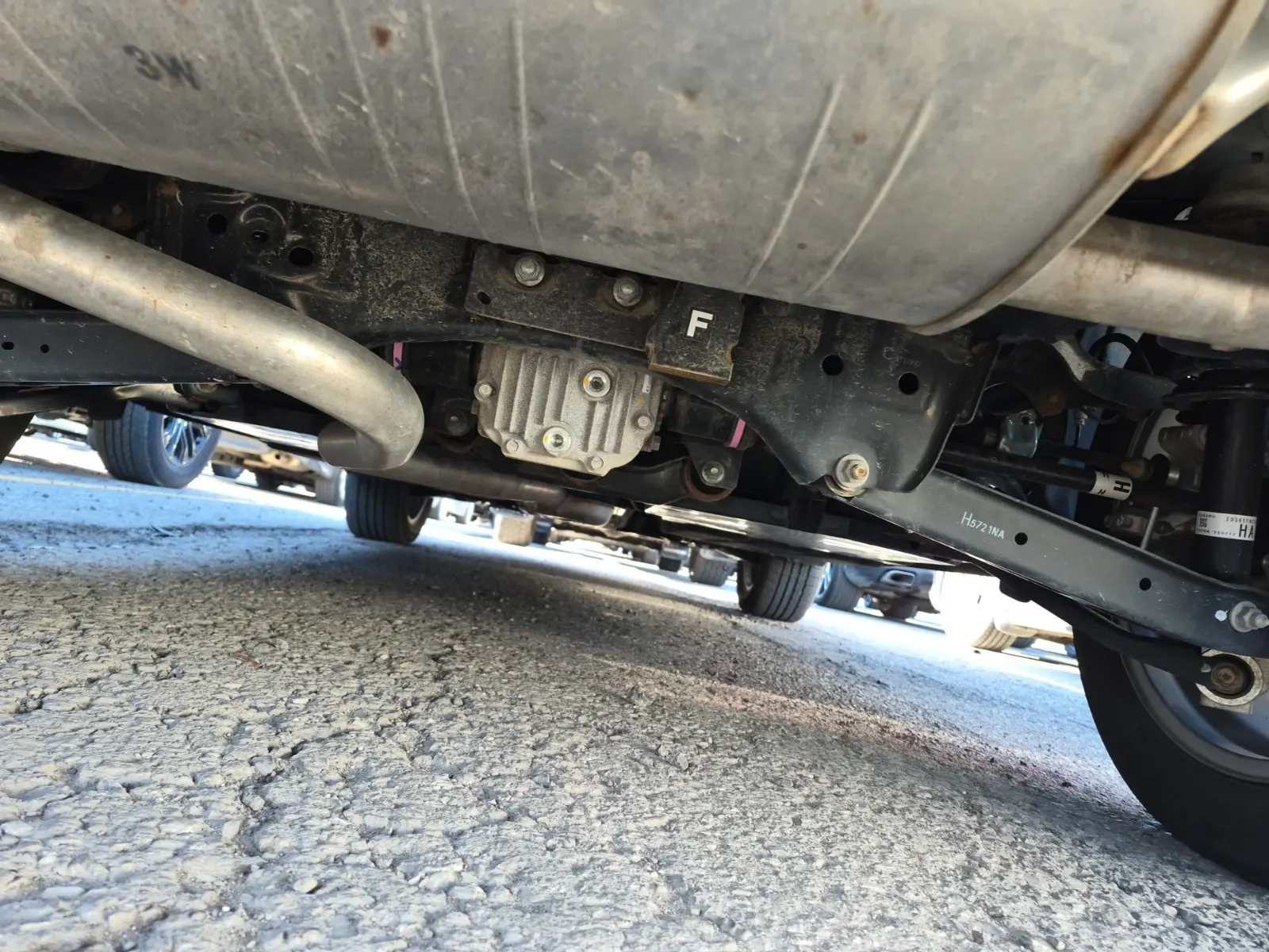 Undercarriage - Rear Photo