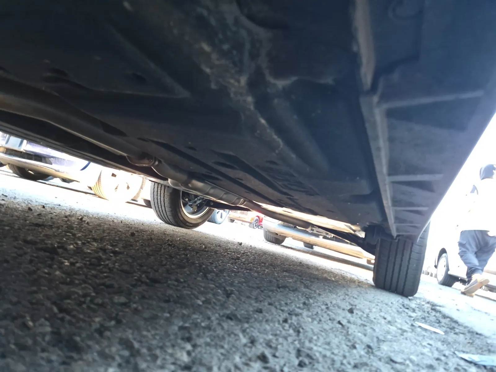 Undercarriage - Driver Photo