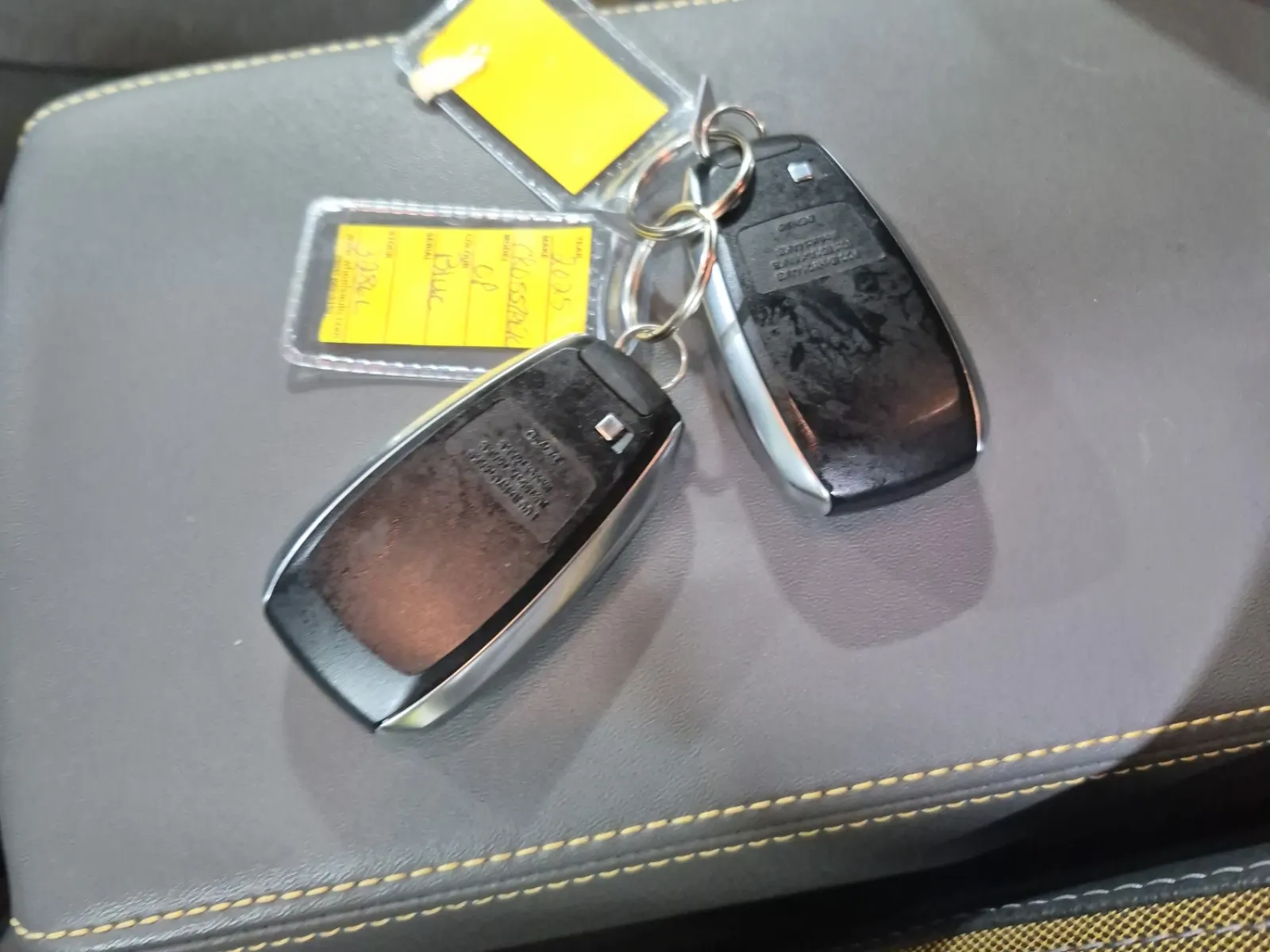 Keys/Fobs/Manual Photo