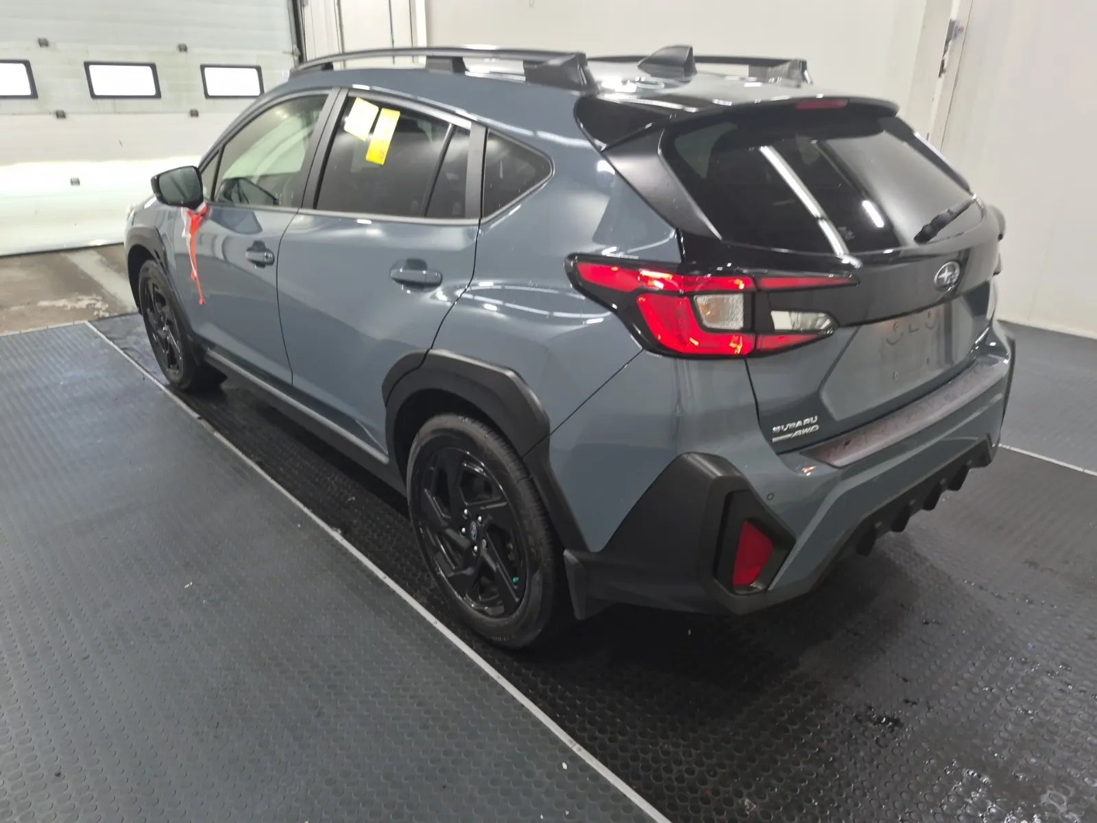 Driver Rear 3/4 Photo