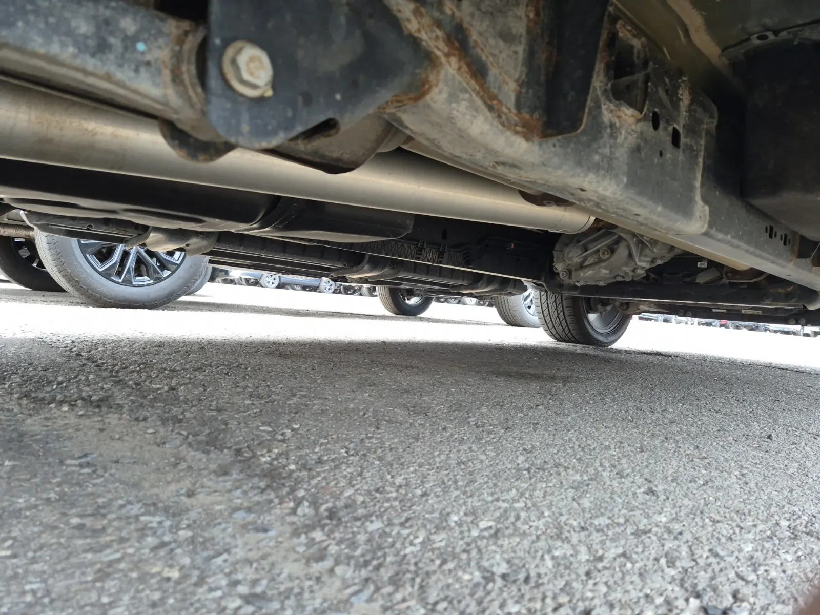 Undercarriage - Passenger Photo