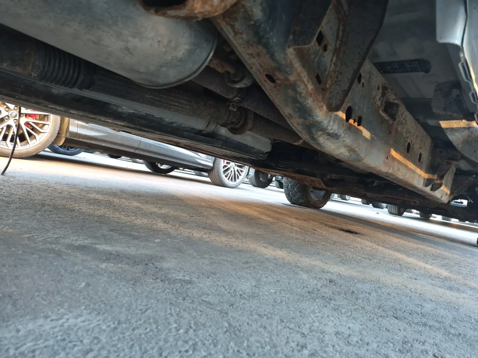 Undercarriage - Passenger Photo