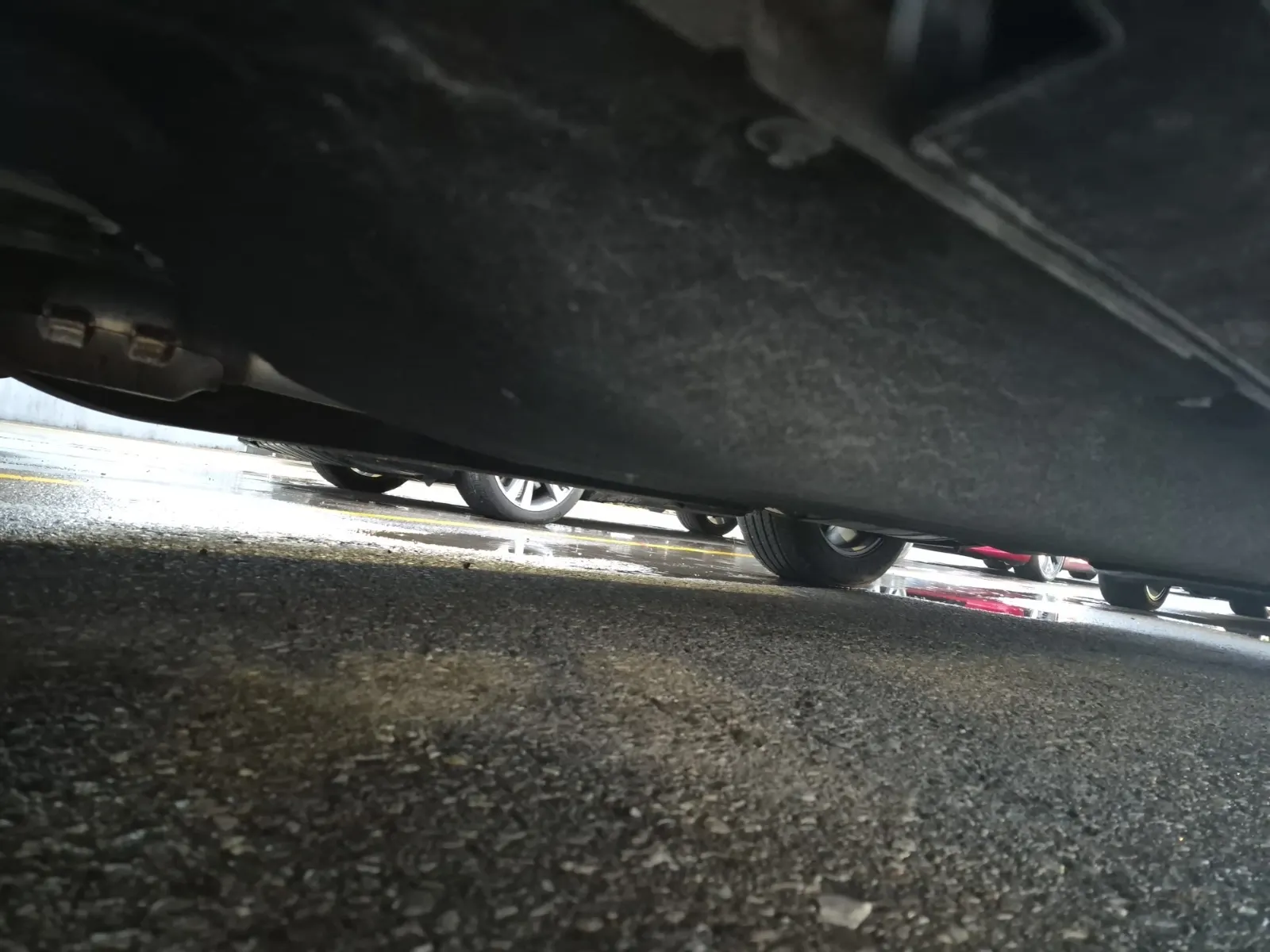 Undercarriage - Driver Photo