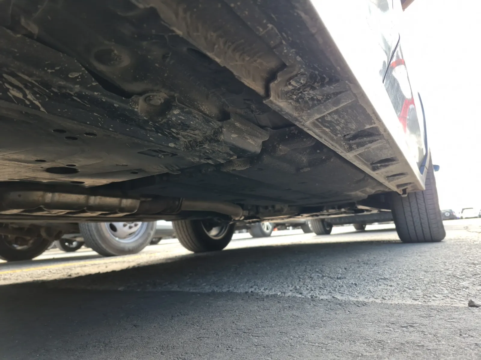 Undercarriage - Passenger Photo