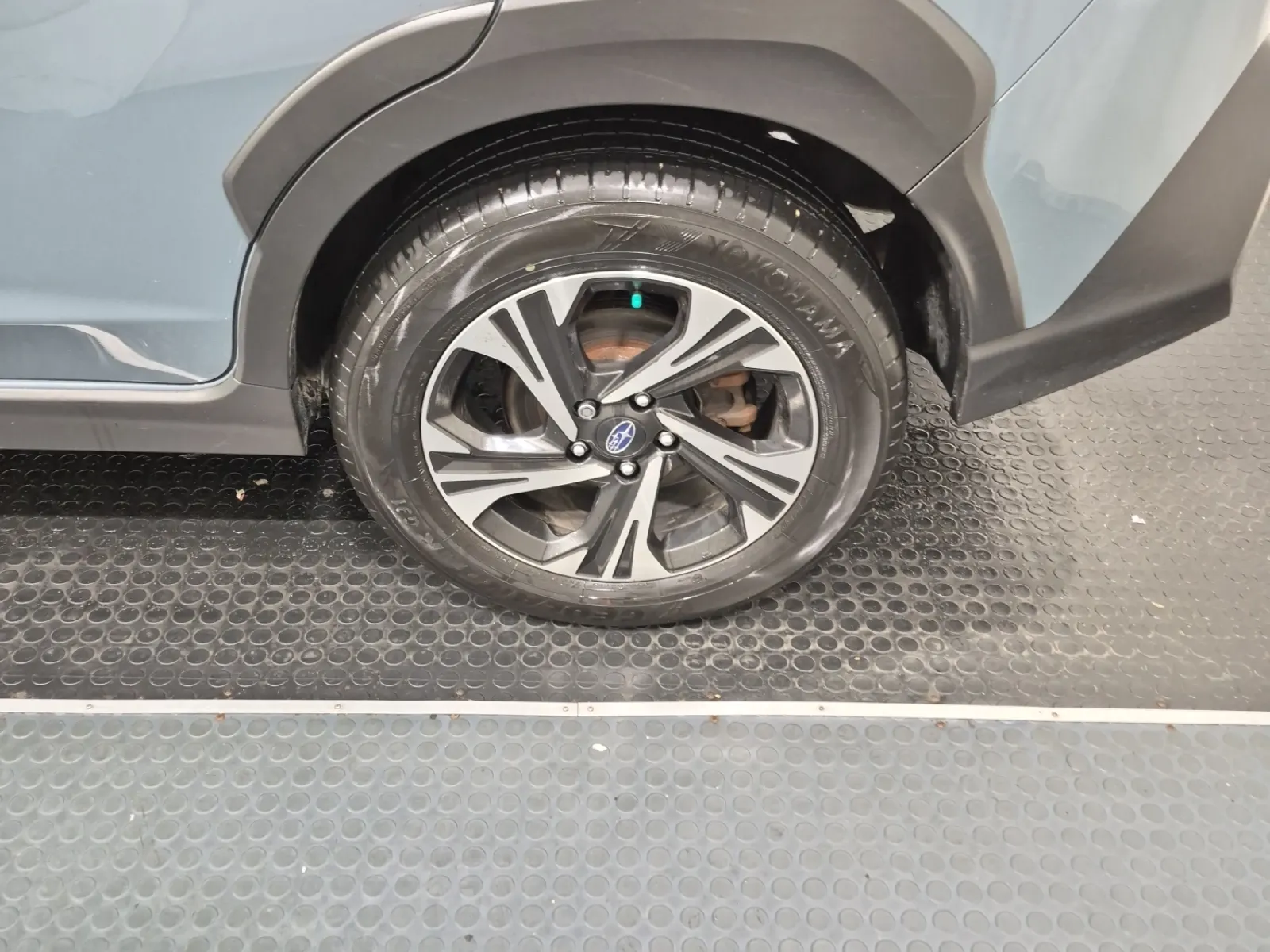 Left Rear Wheel/Tire Photo