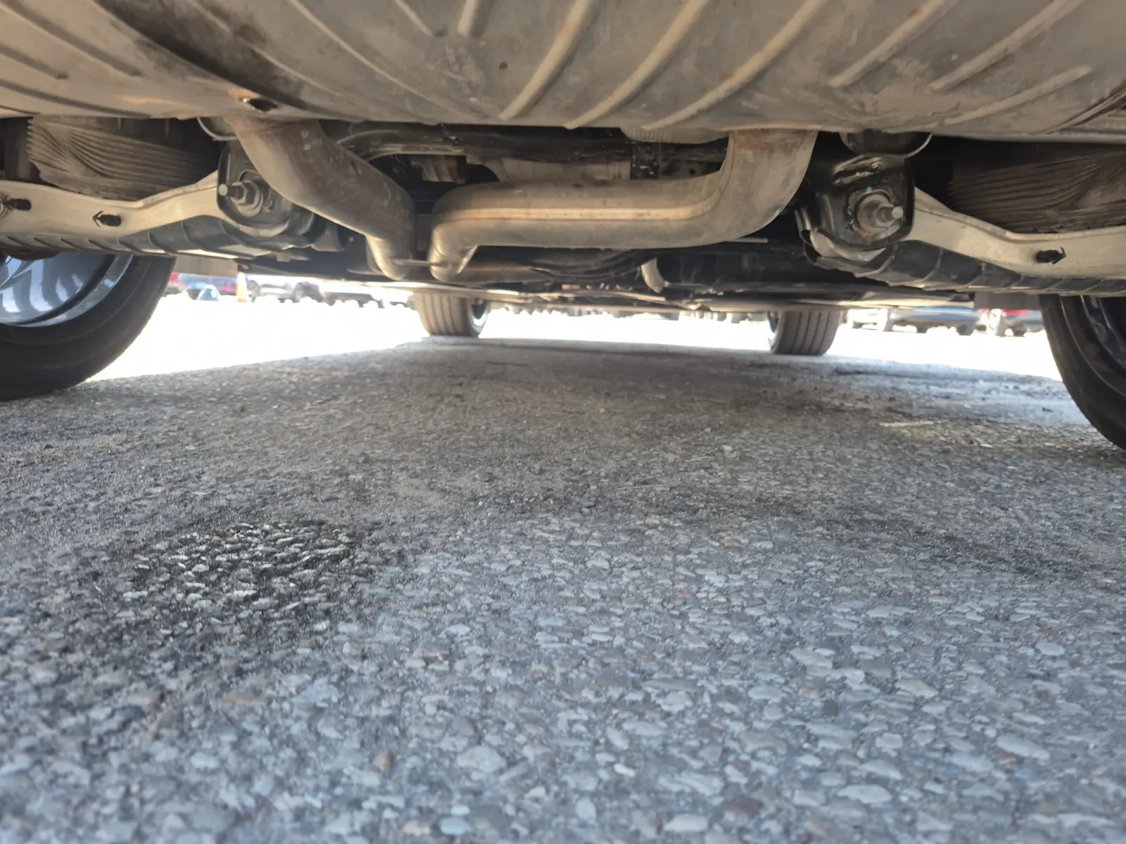 Undercarriage - Rear Photo