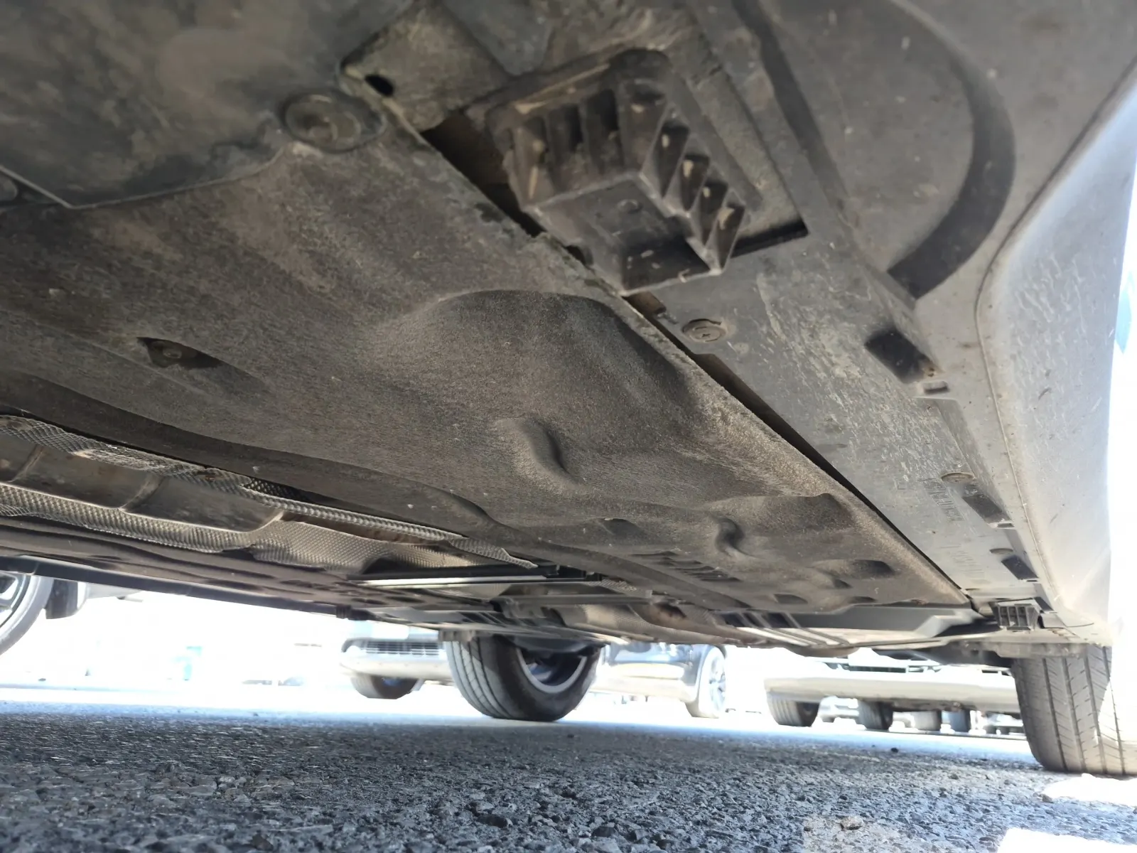 Undercarriage - Driver Photo