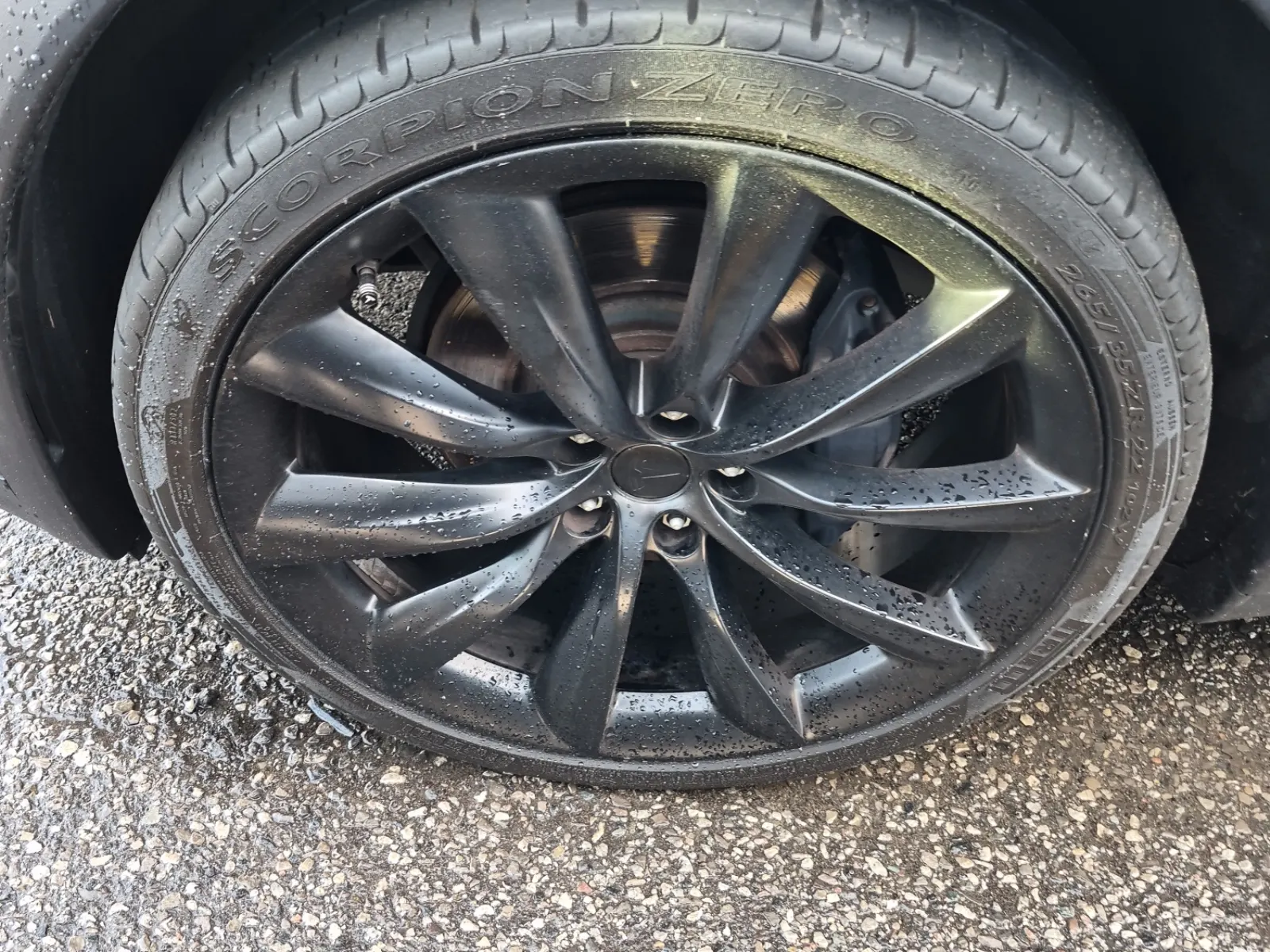Front driver wheel/tire photo
