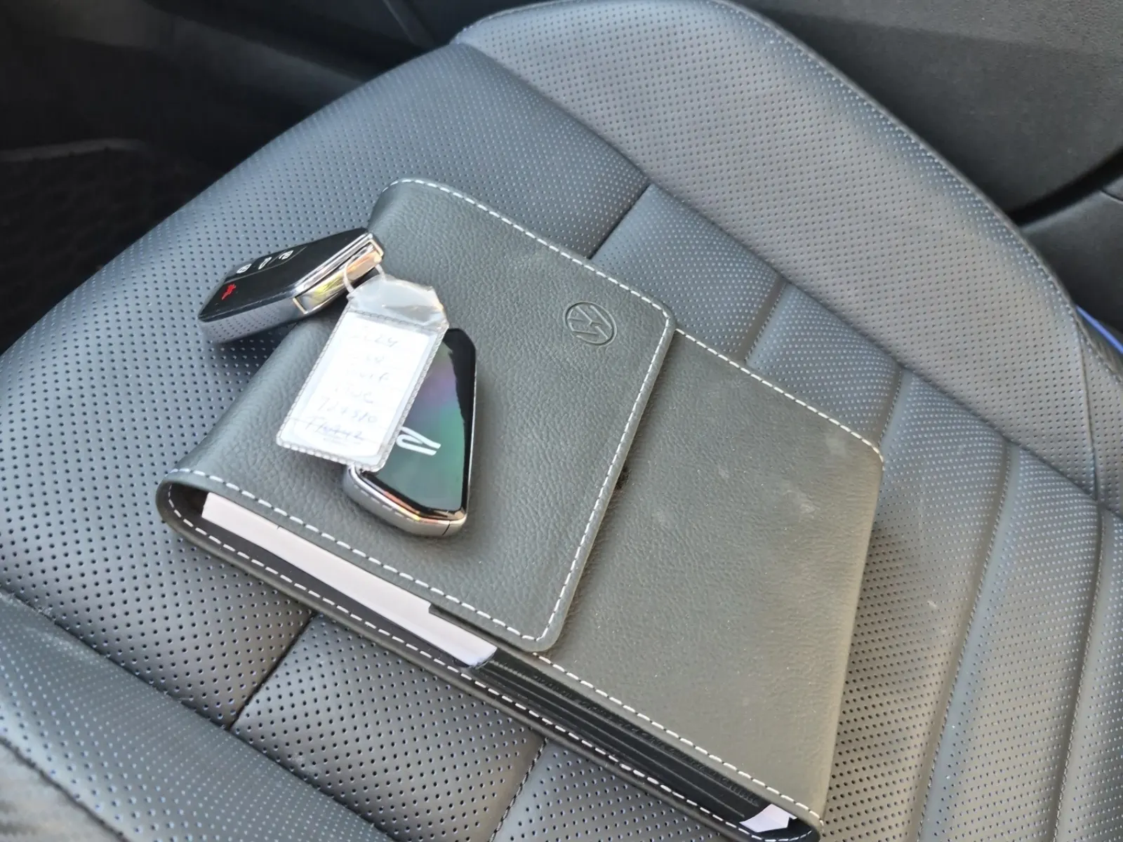 Keys/Fobs/Manual Photo