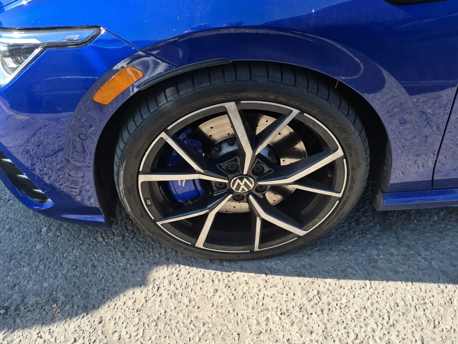 Front driver wheel/tire photo