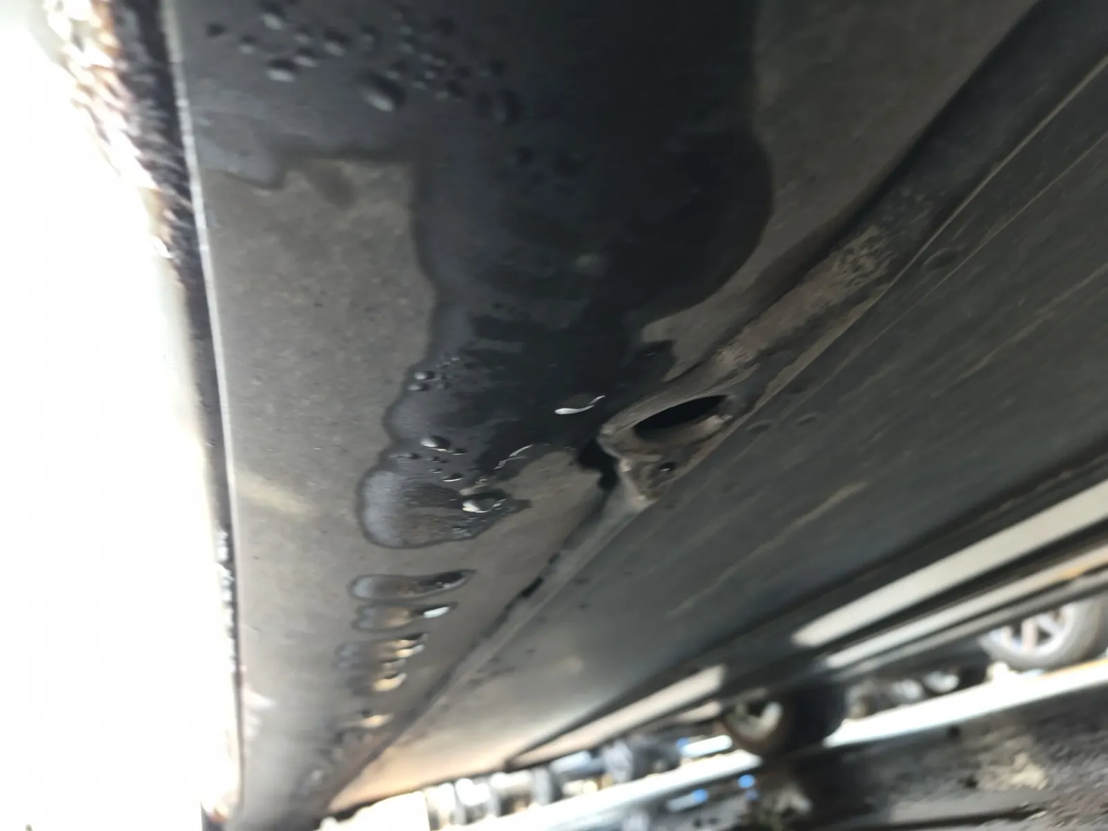 Undercarriage - Passenger Photo