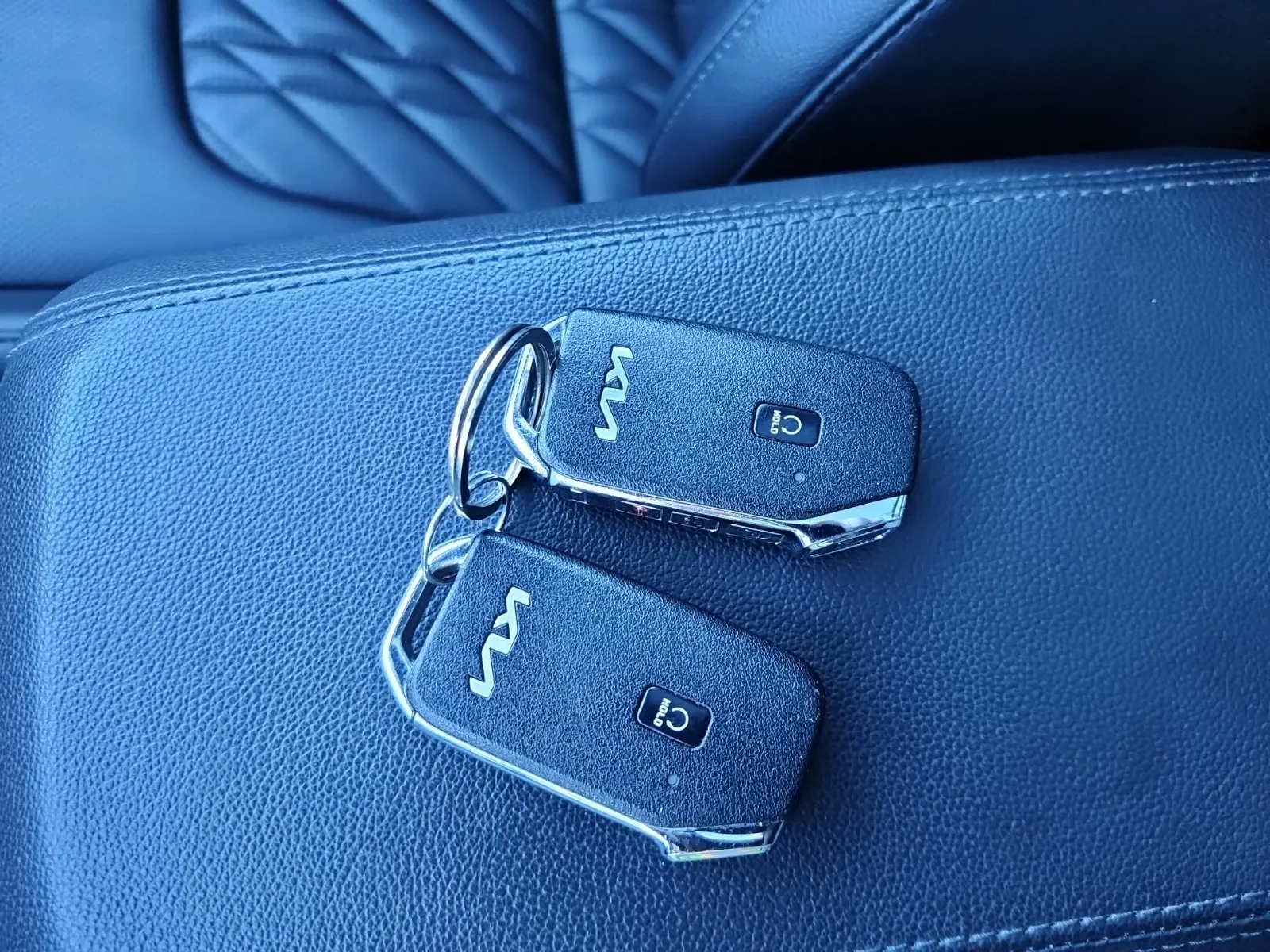 Keys/Fobs/Manual Photo
