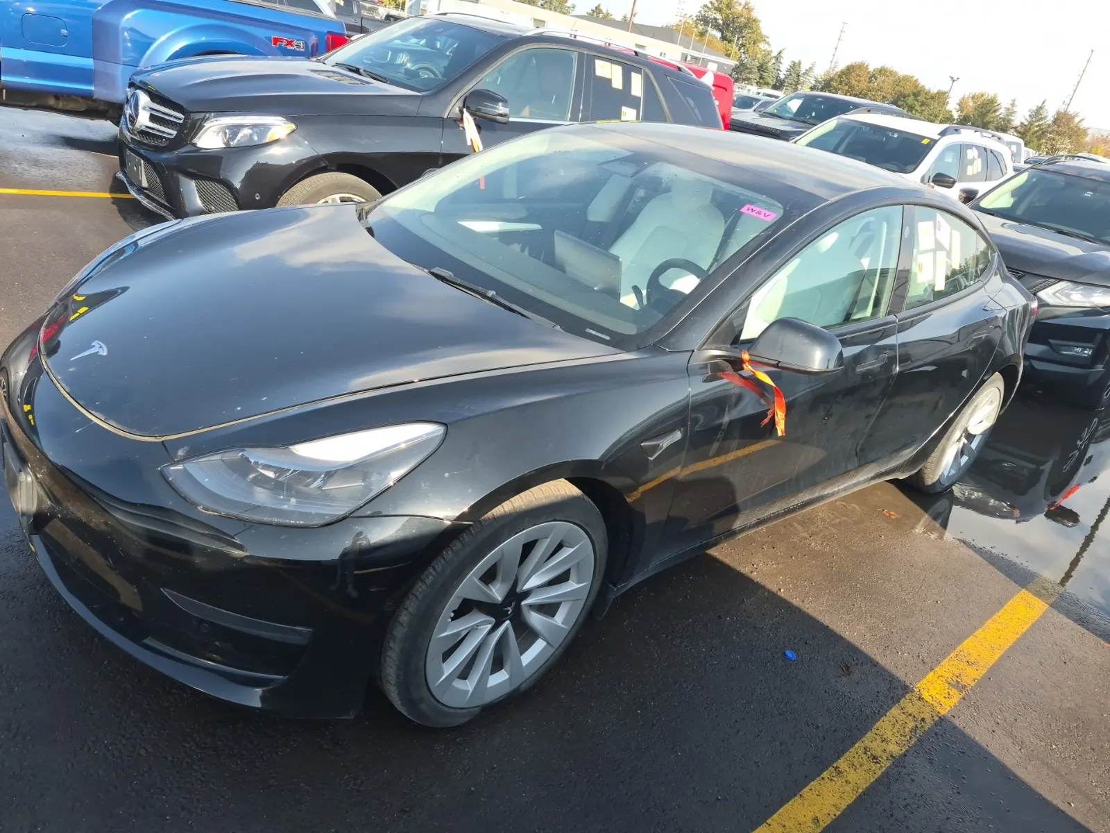 Front driver 3/4 photo