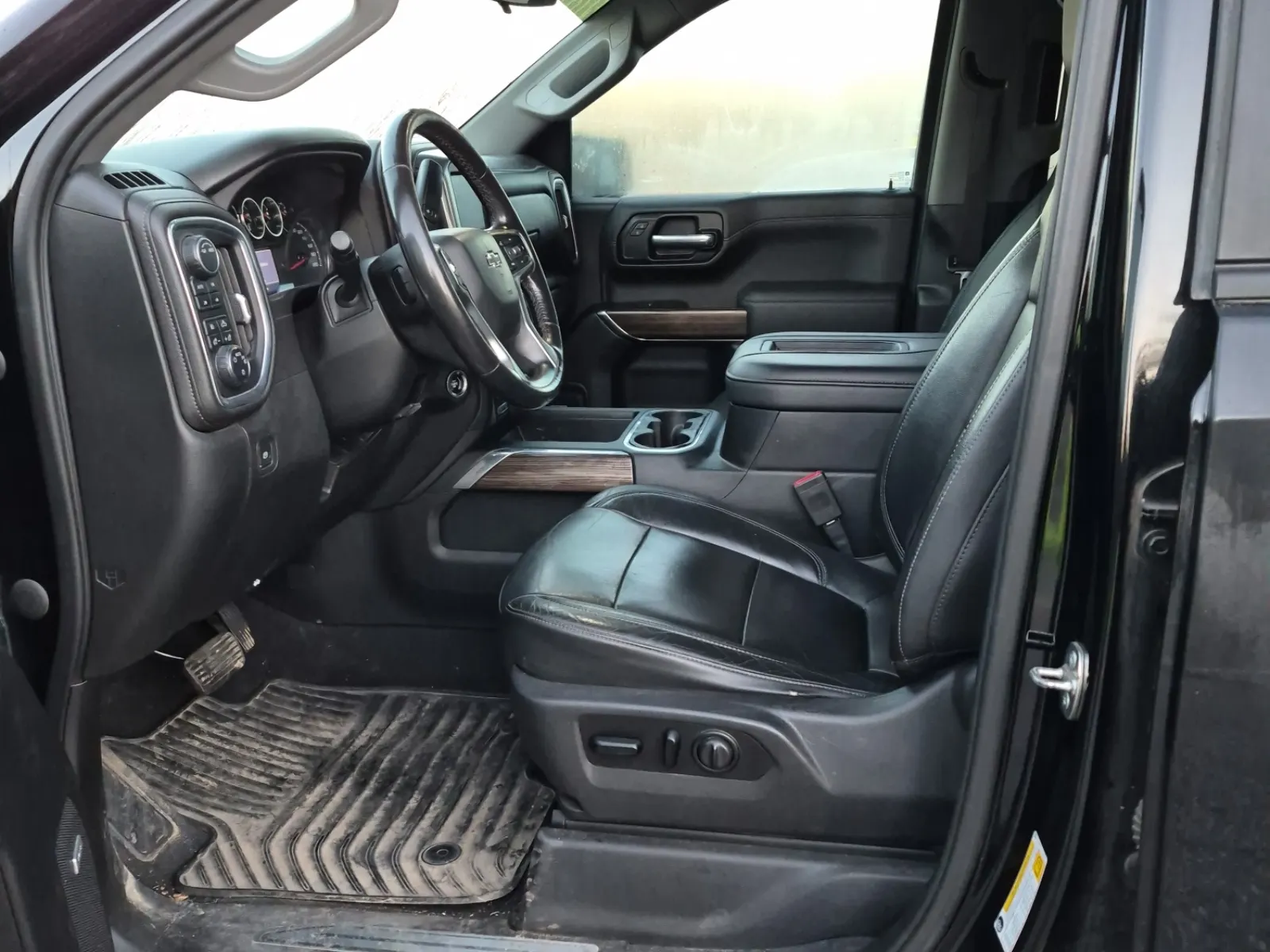 Front Interior Photo