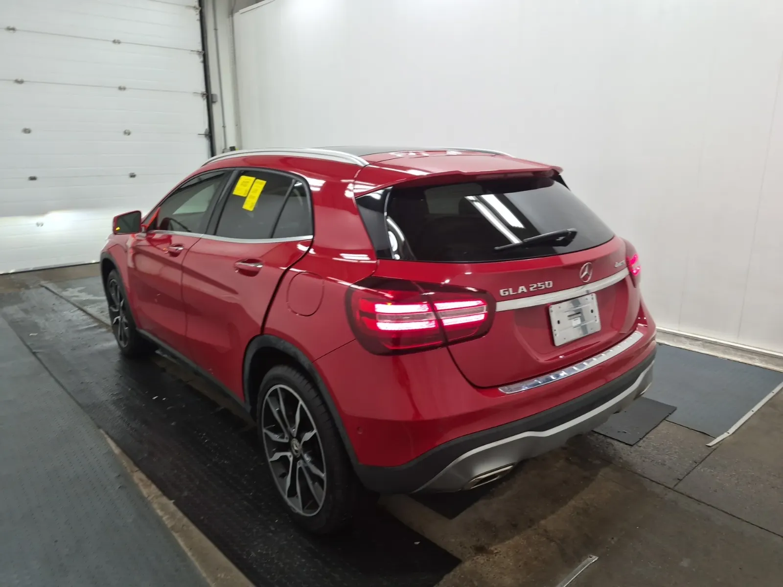 Driver Rear 3/4 Photo
