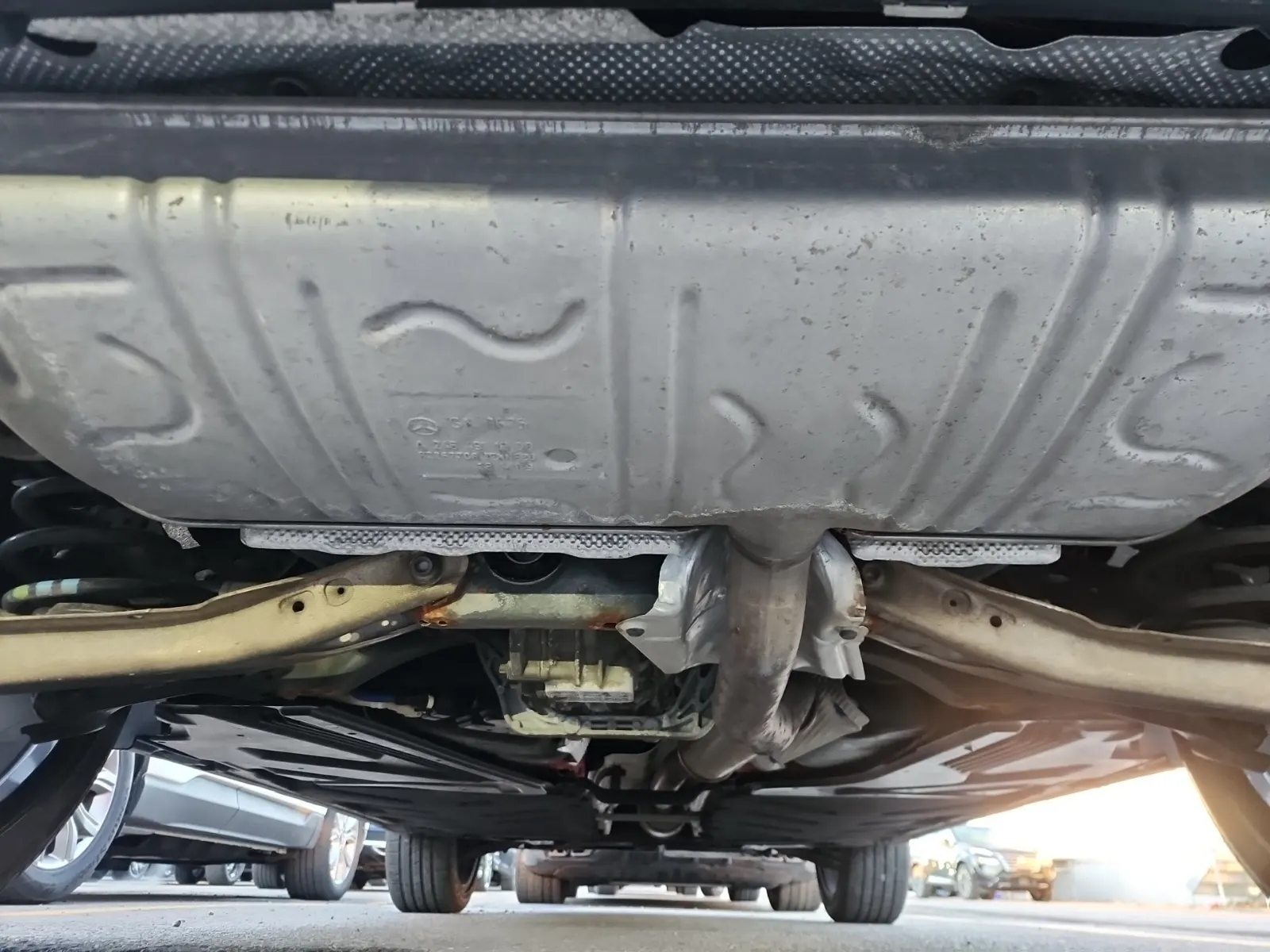 Undercarriage - Rear Photo