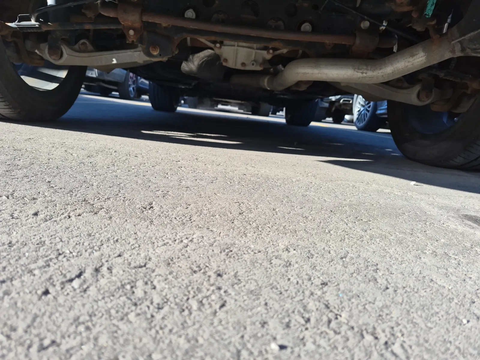 Undercarriage - Rear Photo