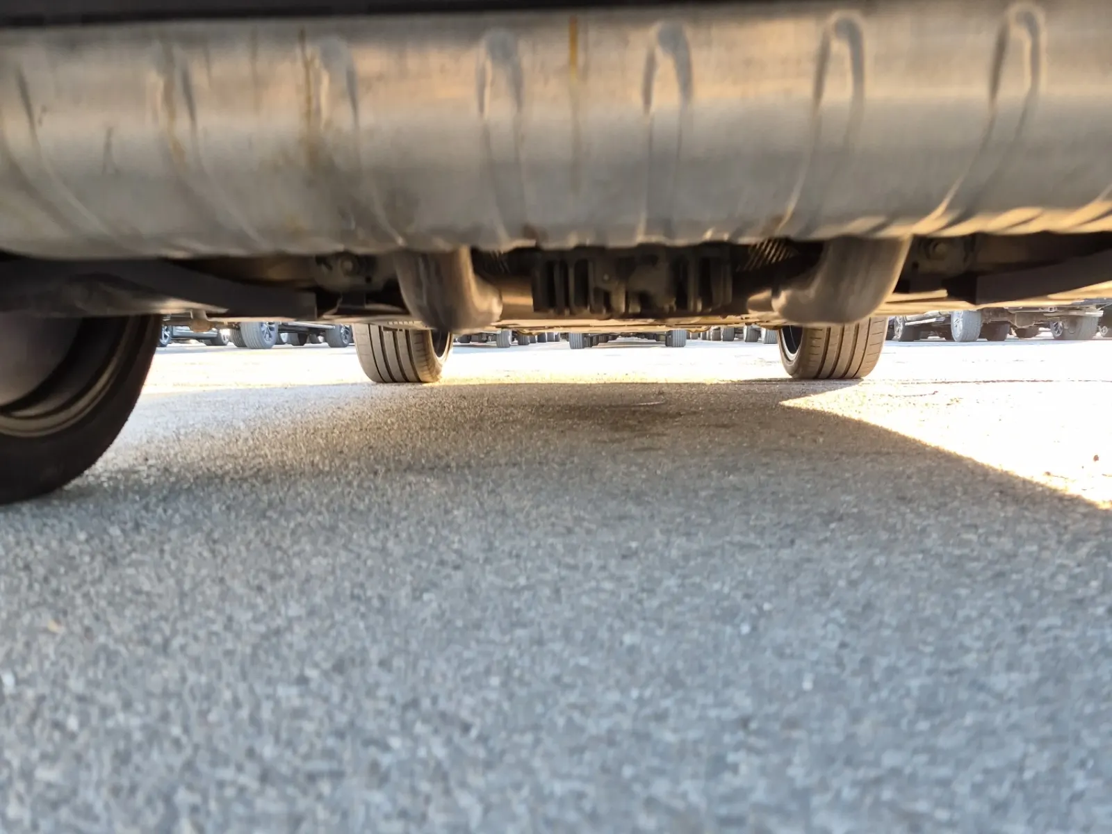 Undercarriage - Rear Photo