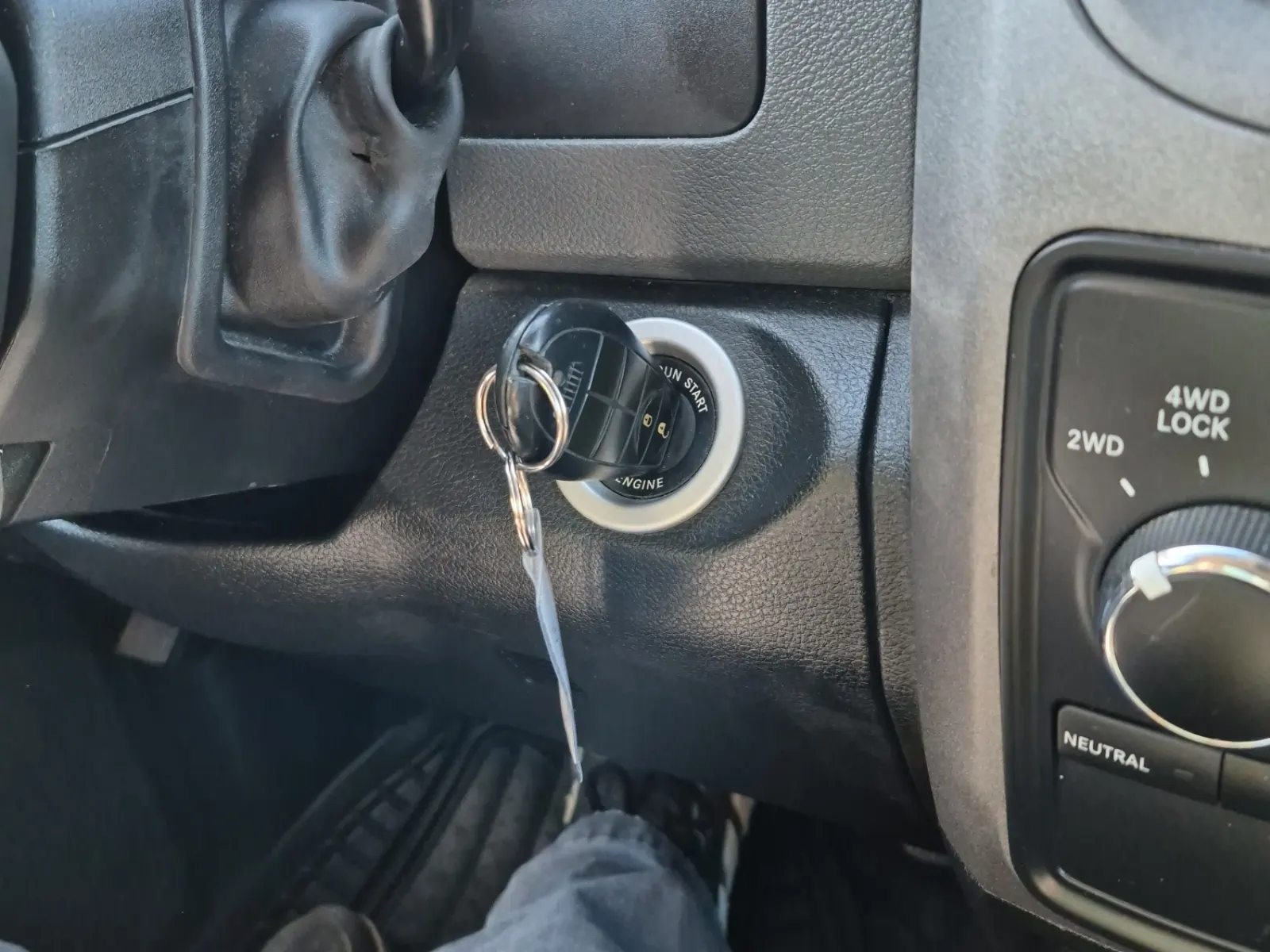 Keys/Fobs/Manual Photo