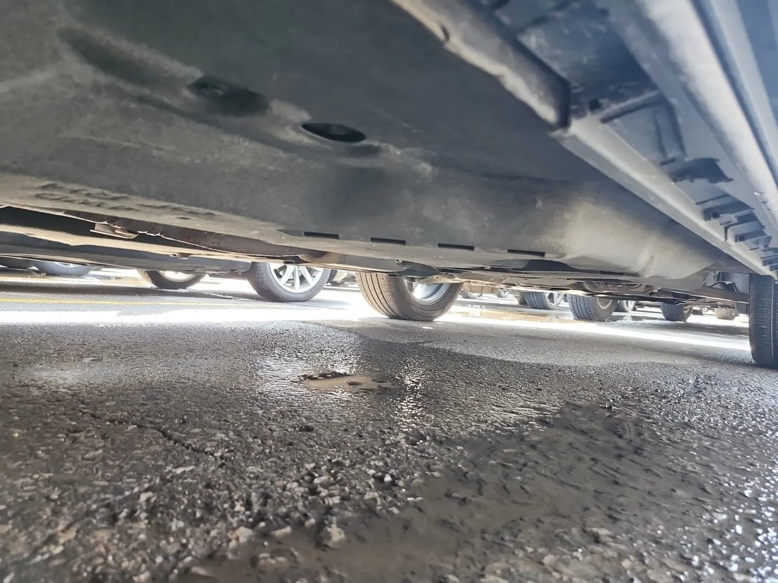 Undercarriage - Passenger Photo