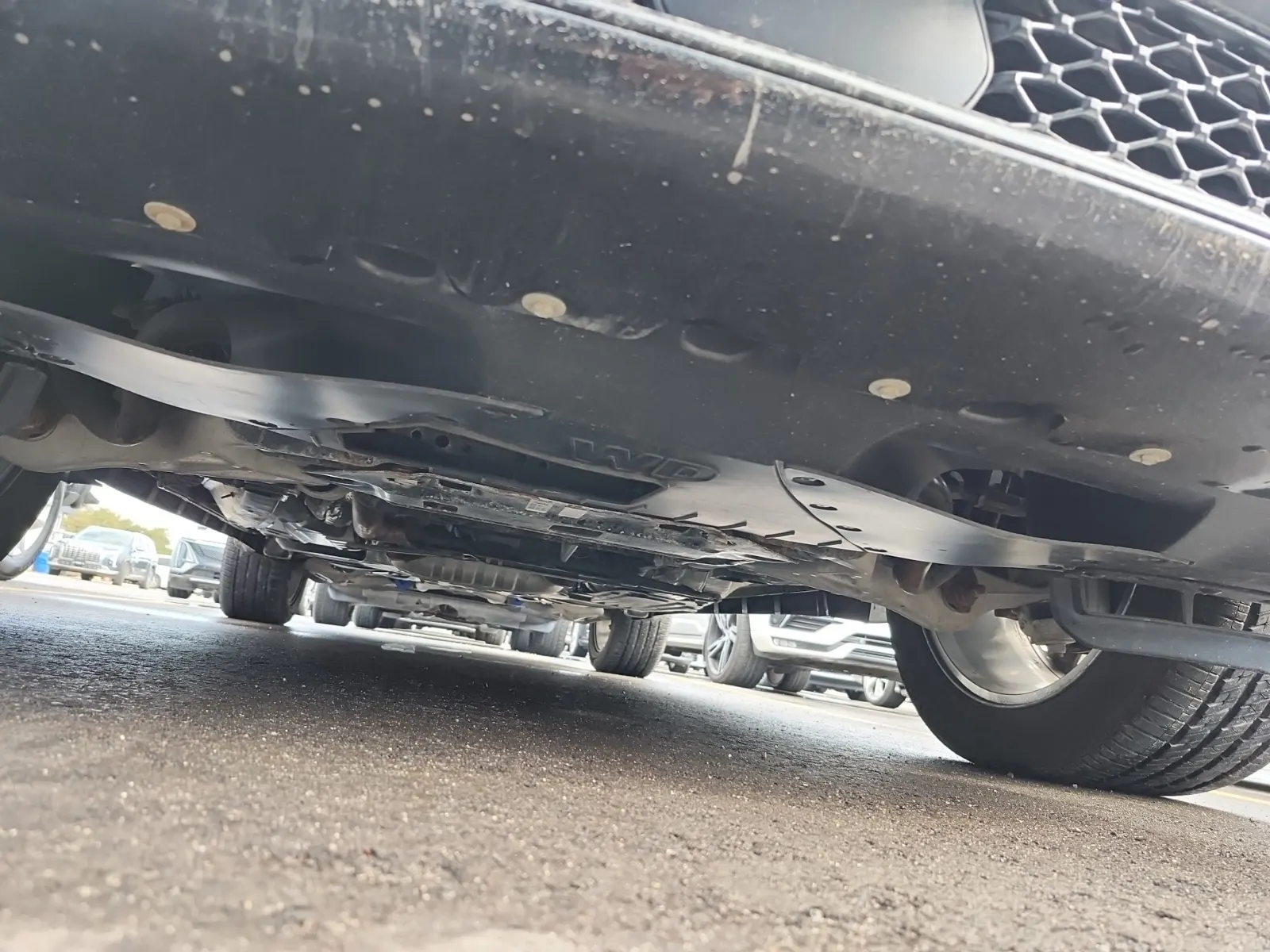 Undercarriage - Front Photo