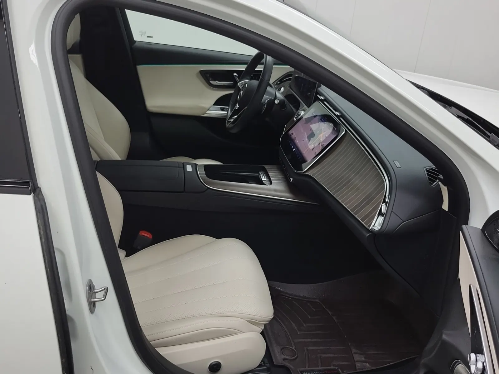 Right Side Interior Photo