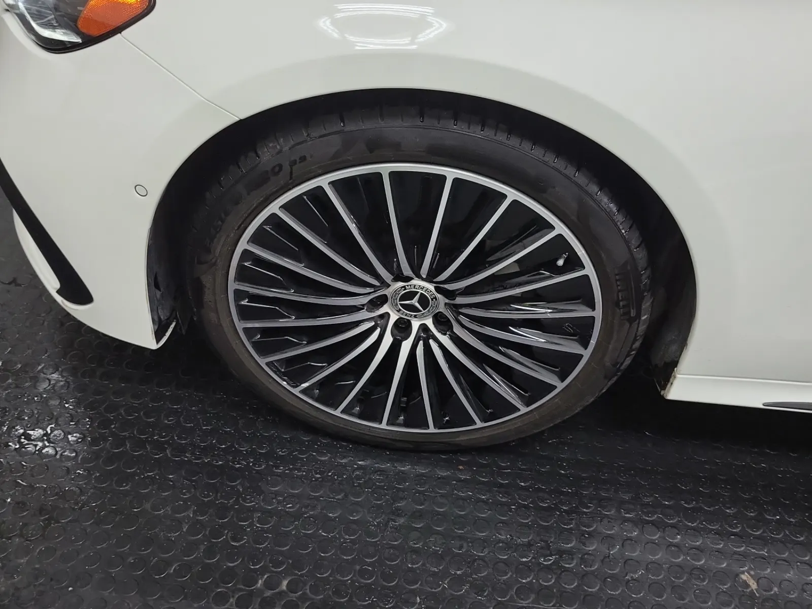 Front driver wheel/tire photo
