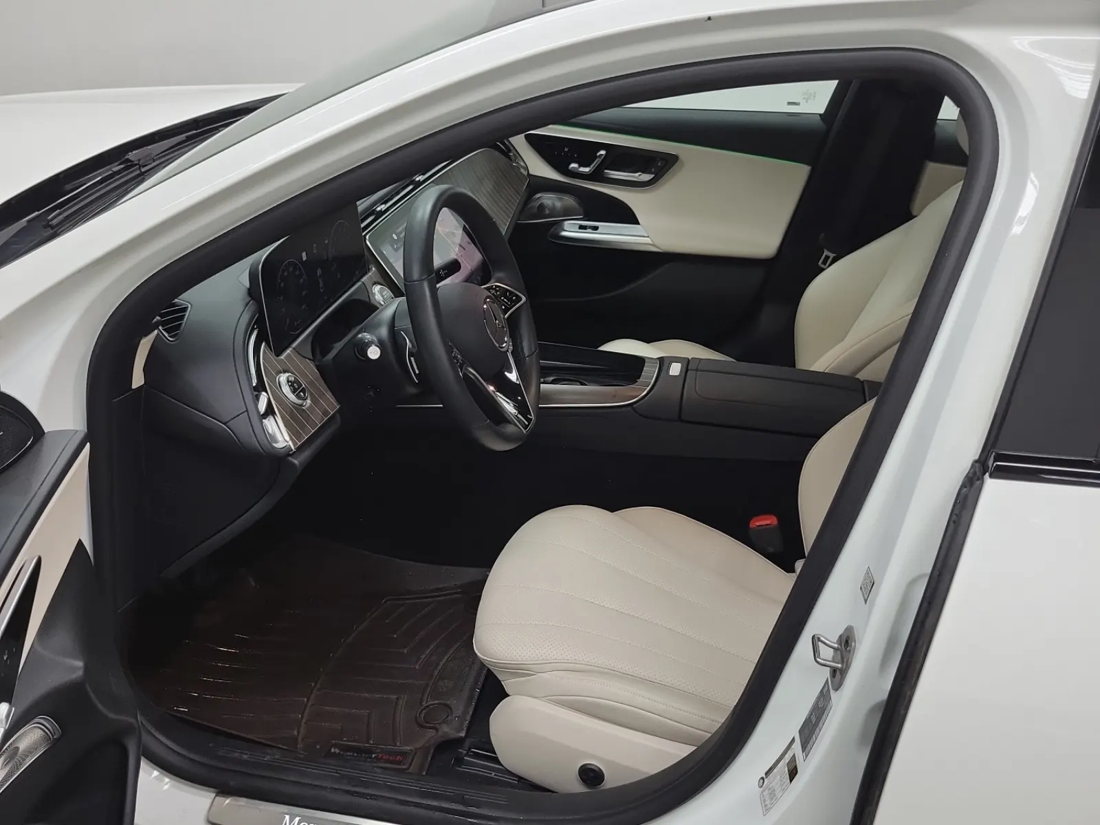Front Interior Photo