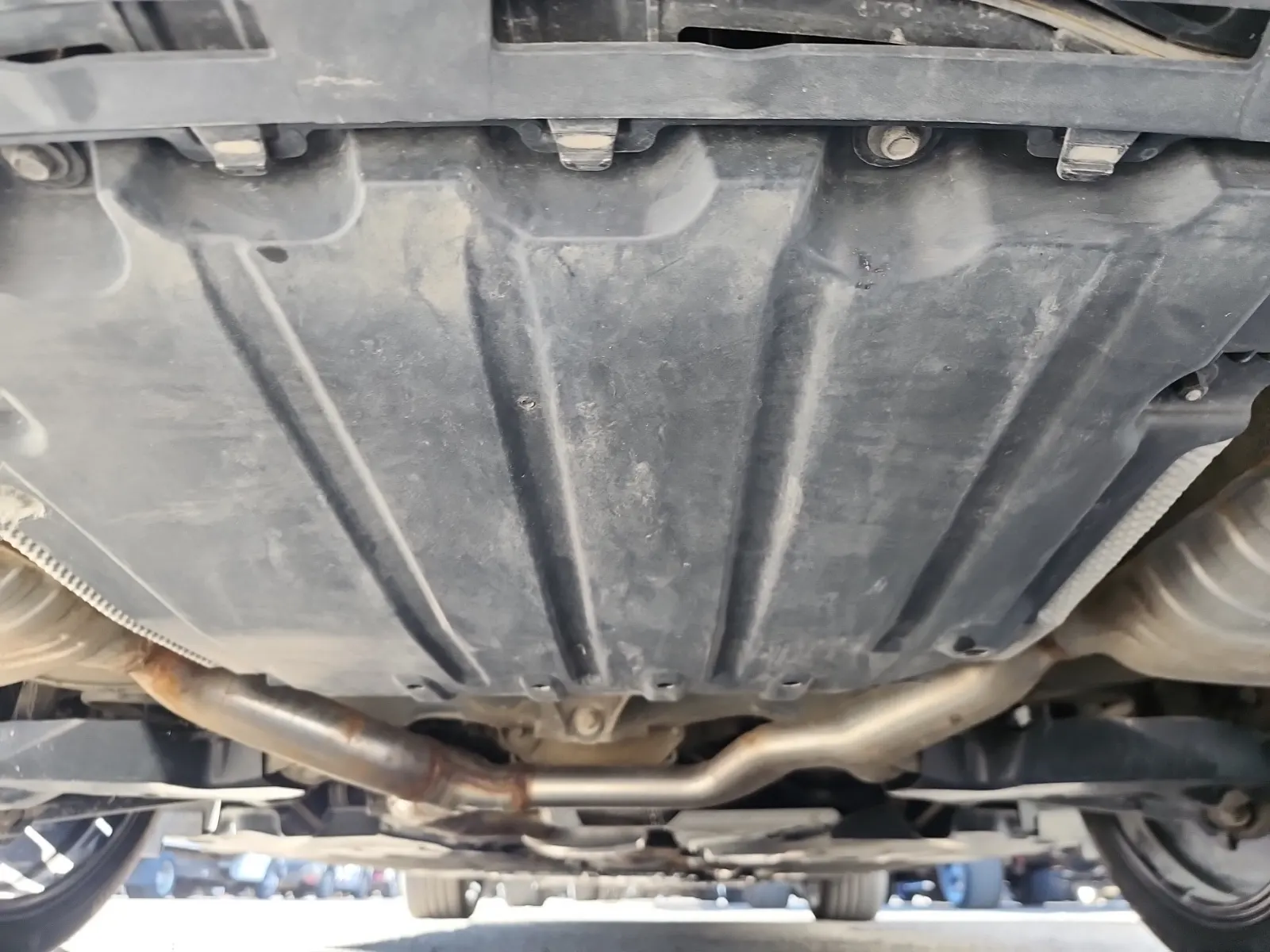 Undercarriage - Rear Photo