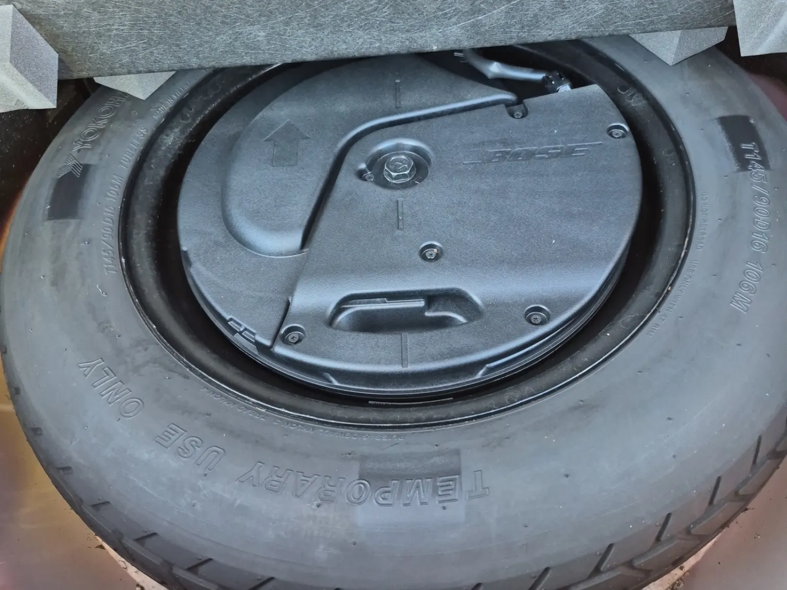Spare Tire & Wheel Photo